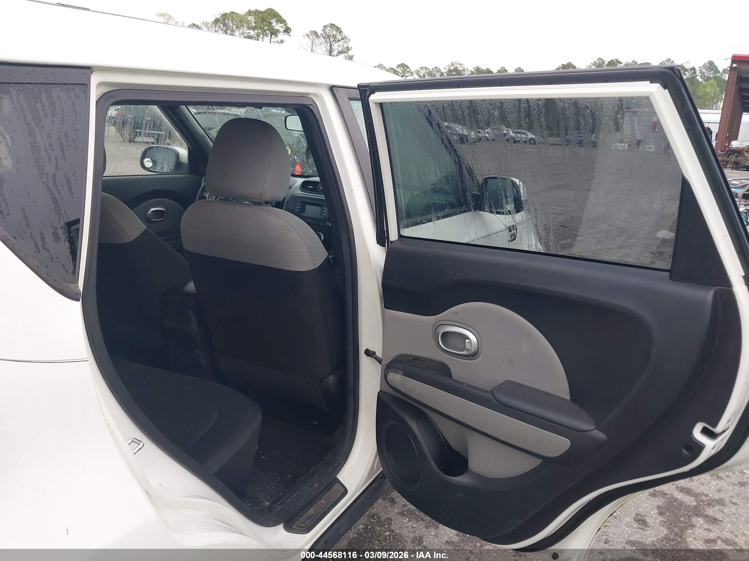 KIA SOUL image 8