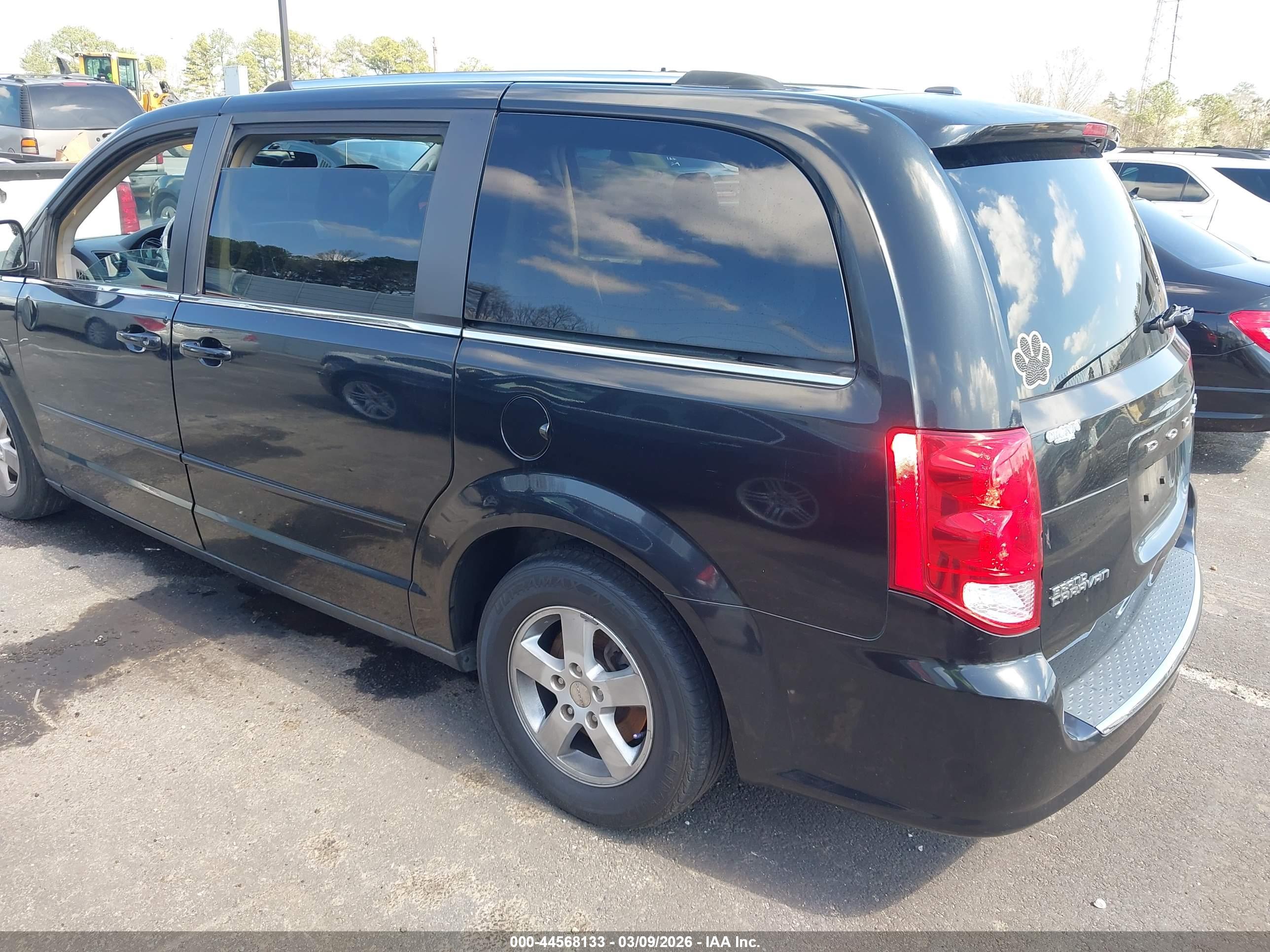 DODGE GRAND image 3