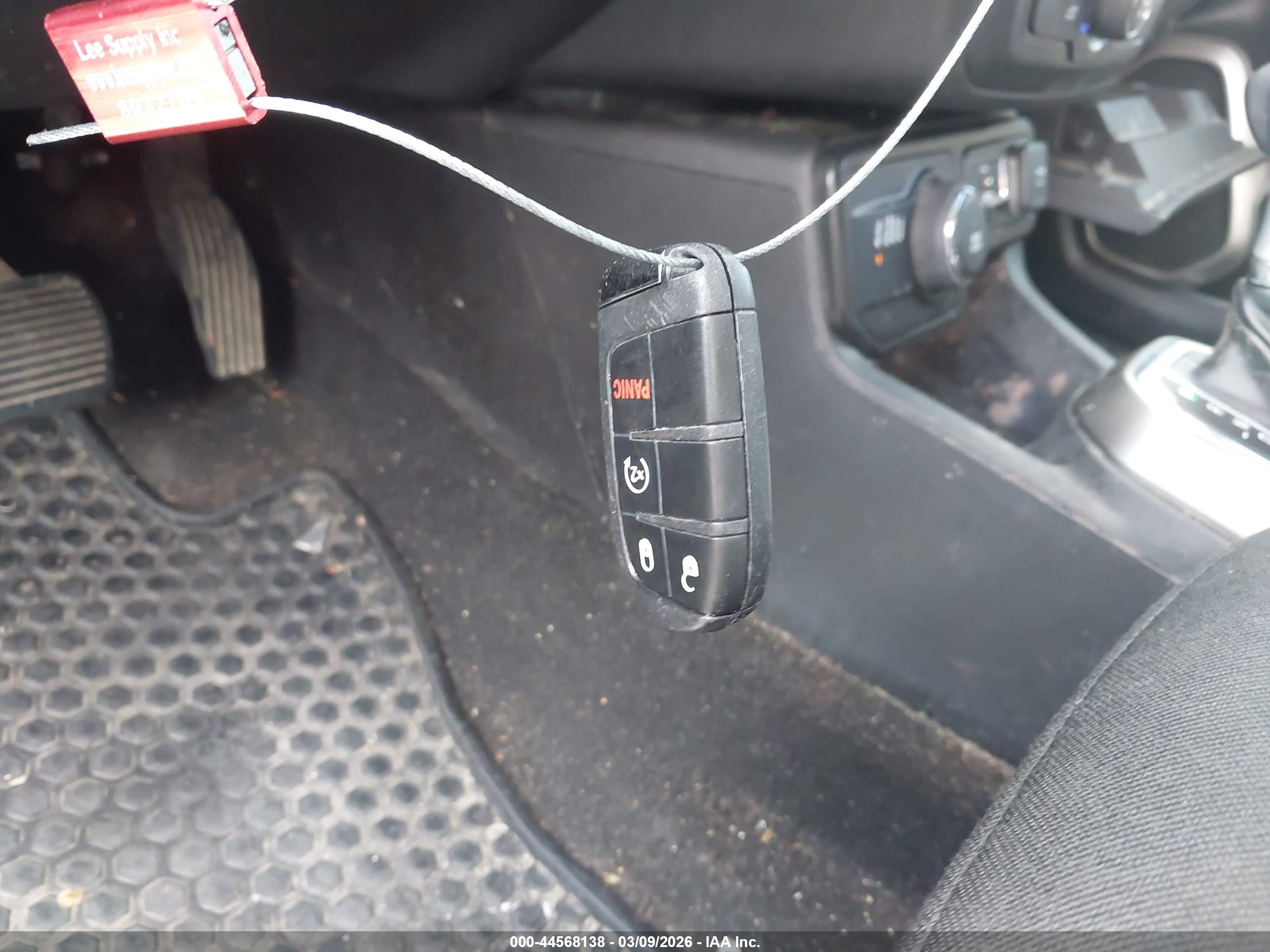 JEEP RENEGADE image 11