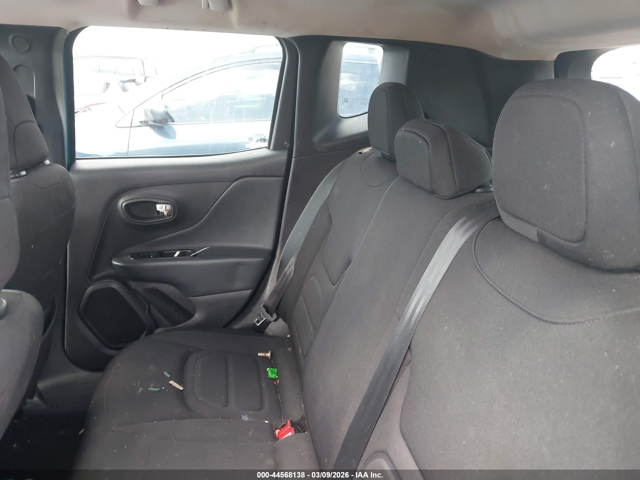 JEEP RENEGADE image 8