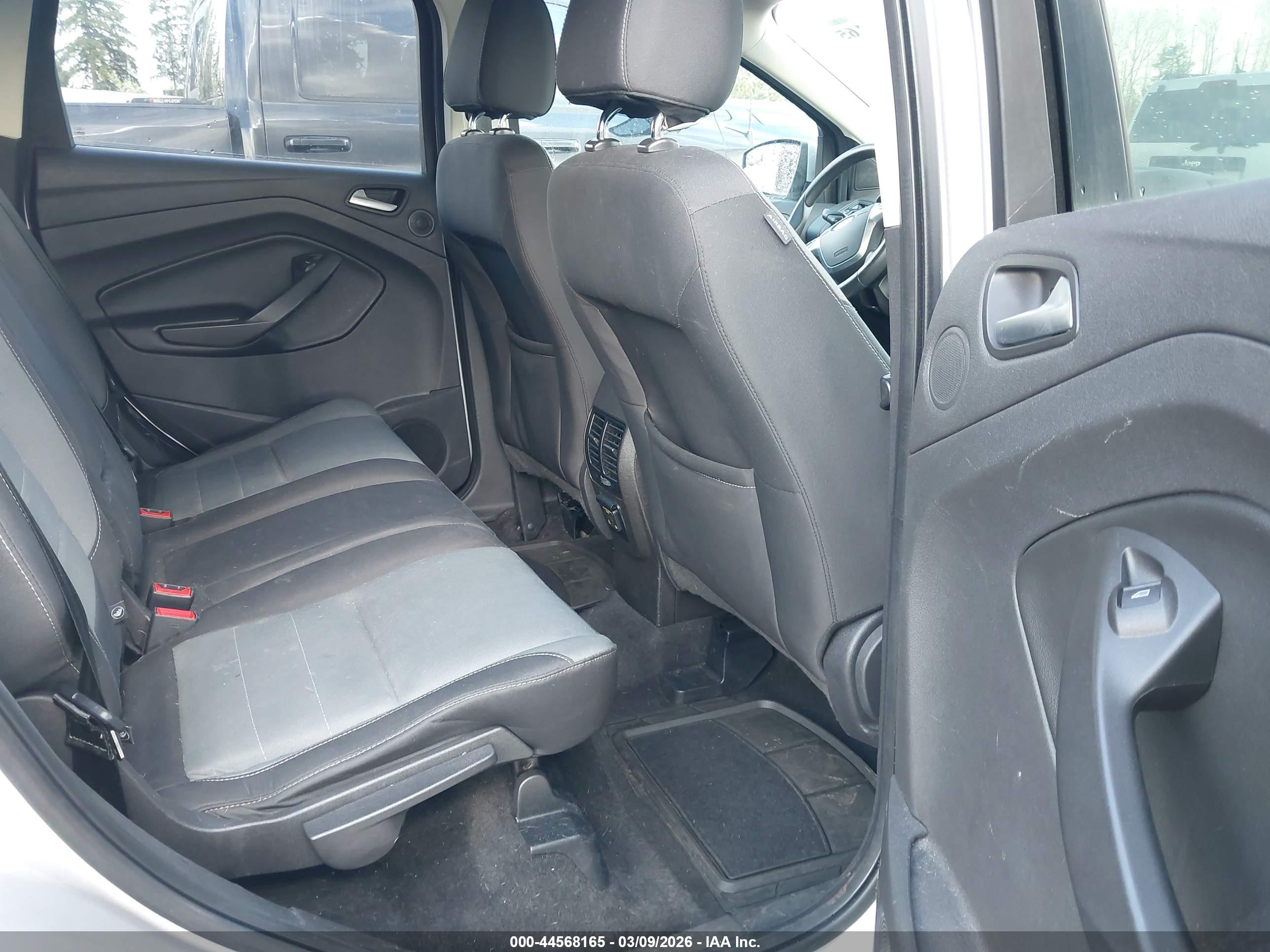 FORD ESCAPE image 8