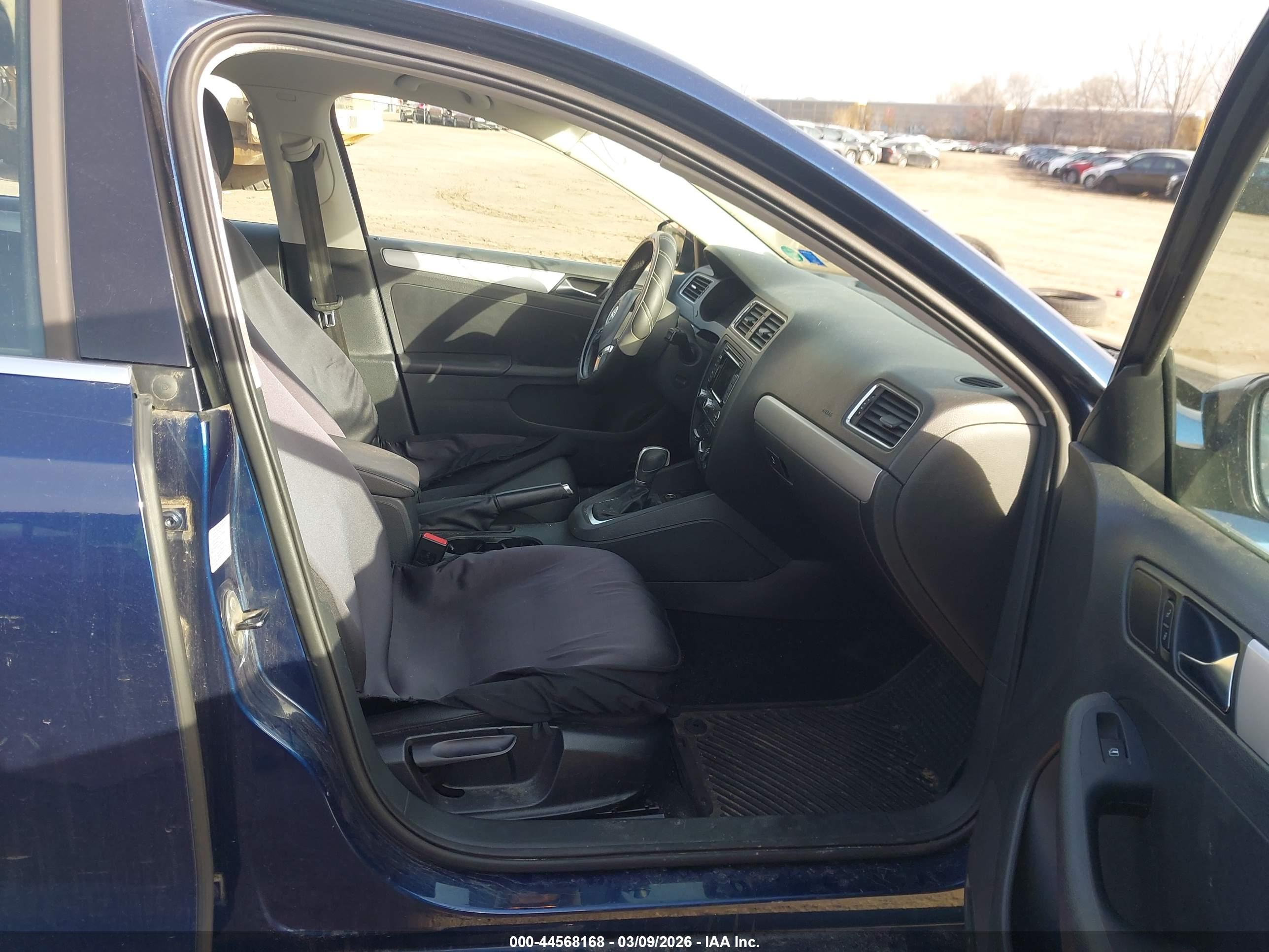 VOLKSWAGEN JETTA image 5