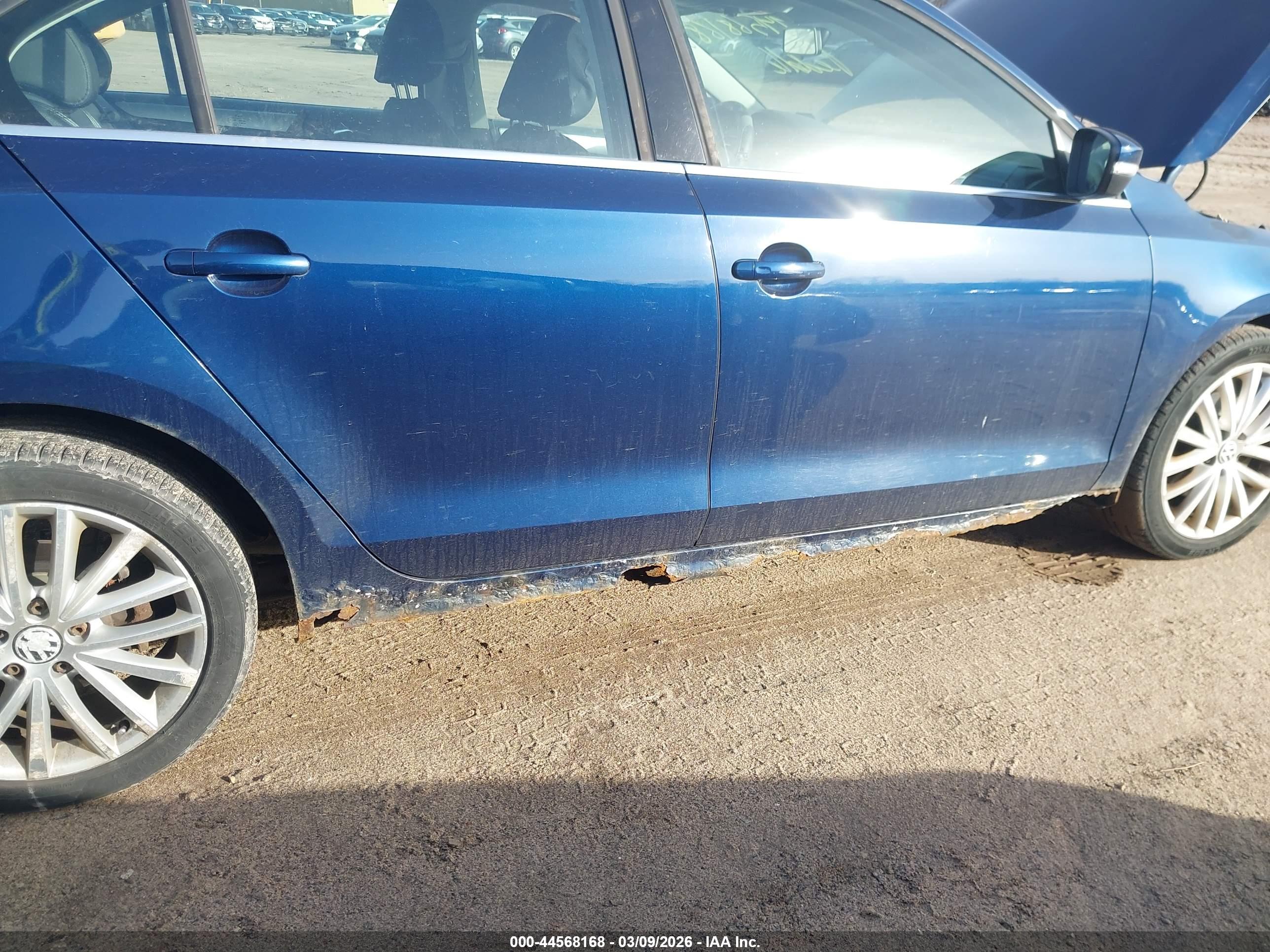 VOLKSWAGEN JETTA image 6