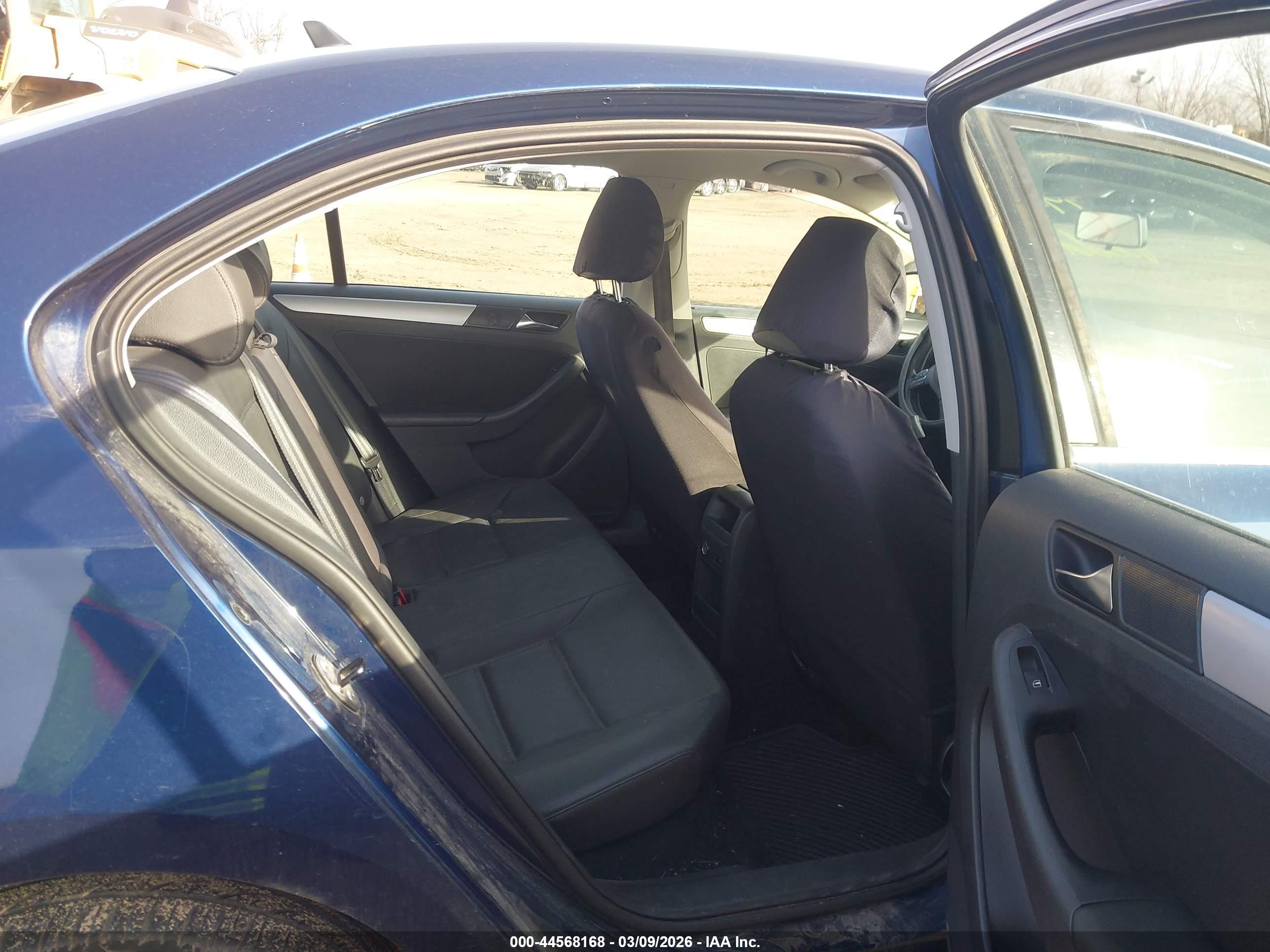 VOLKSWAGEN JETTA image 8