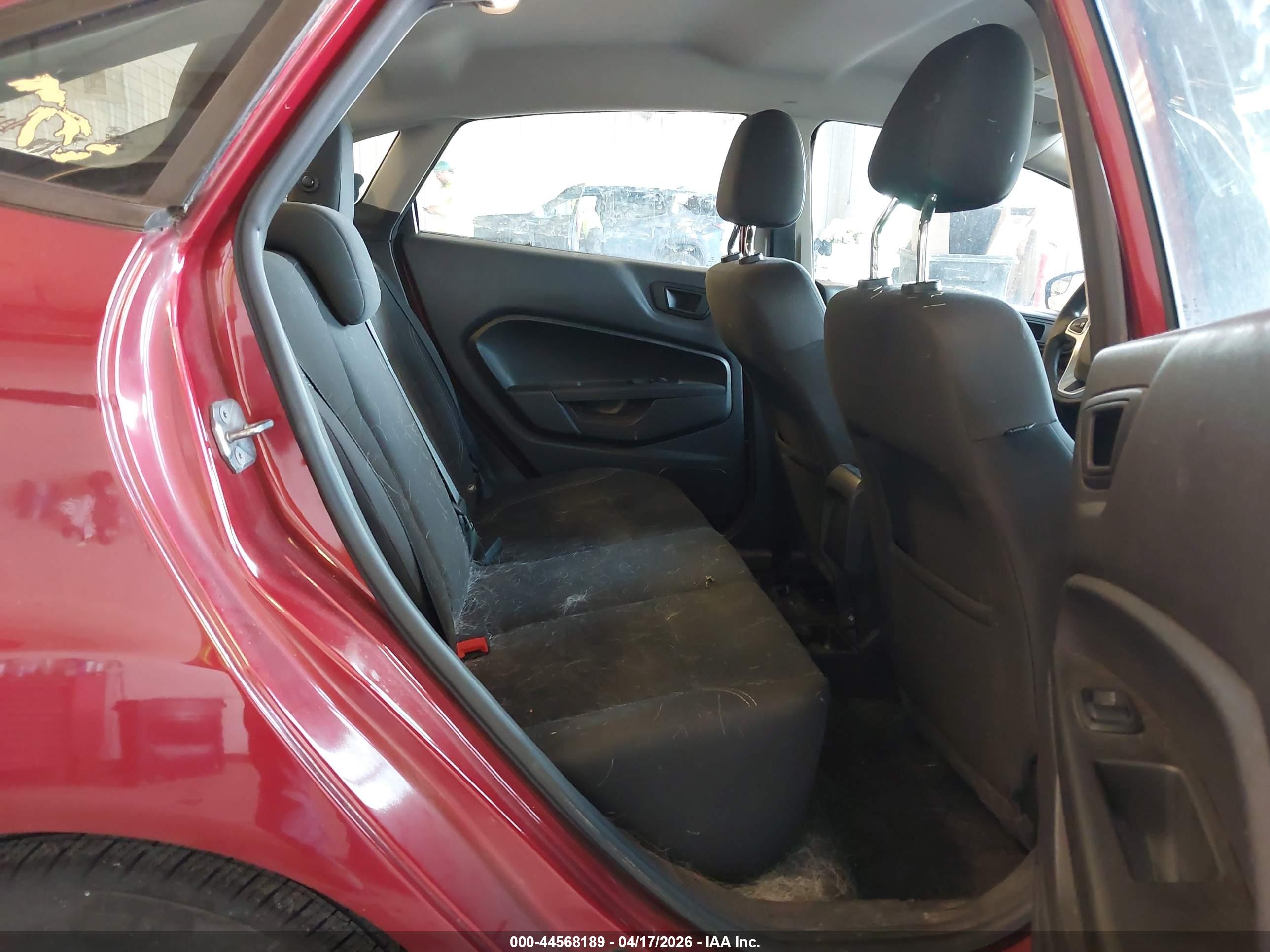 FORD FIESTA image 8