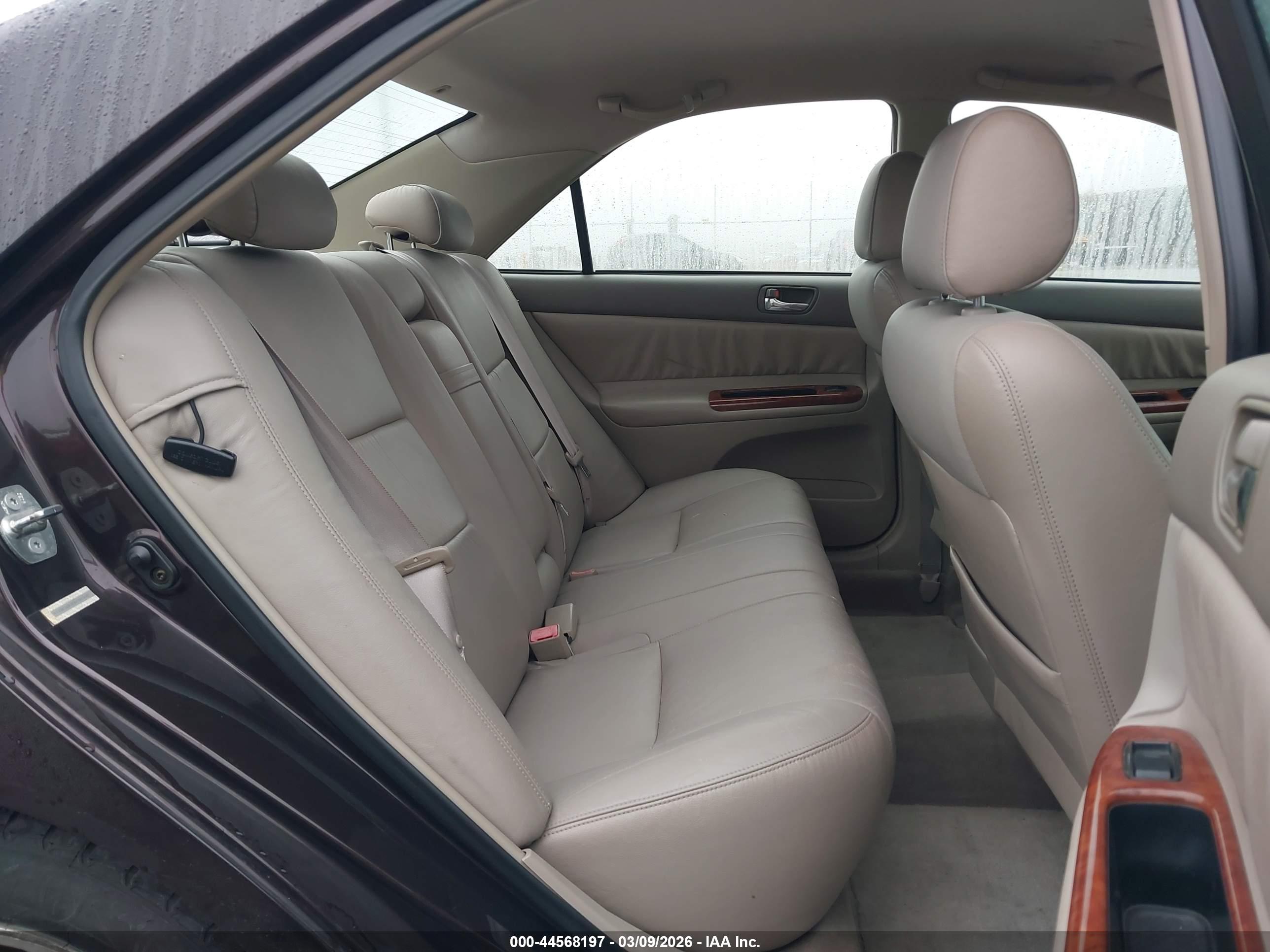 TOYOTA CAMRY image 8