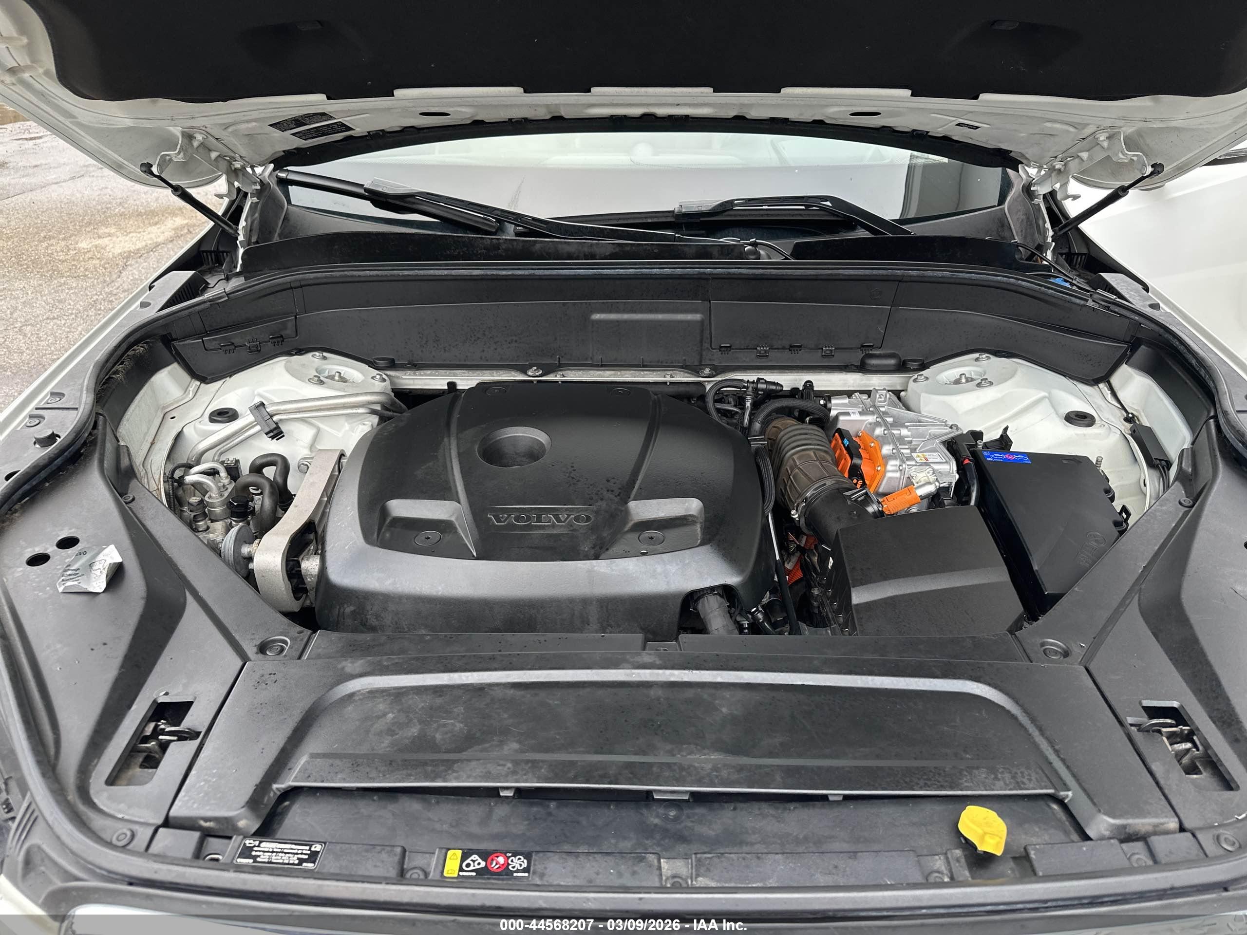 VOLVO XC90 image 10