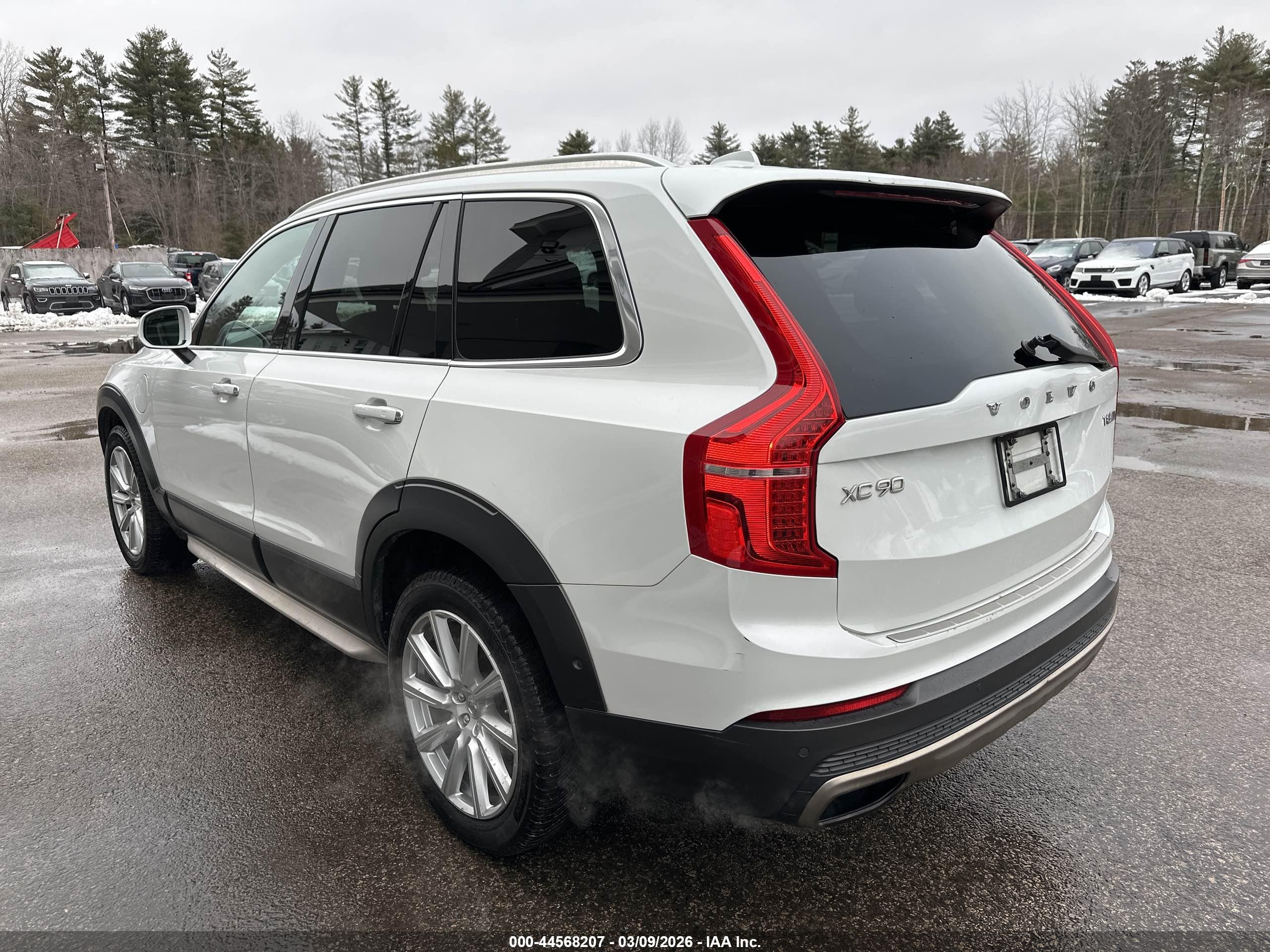 VOLVO XC90 image 3