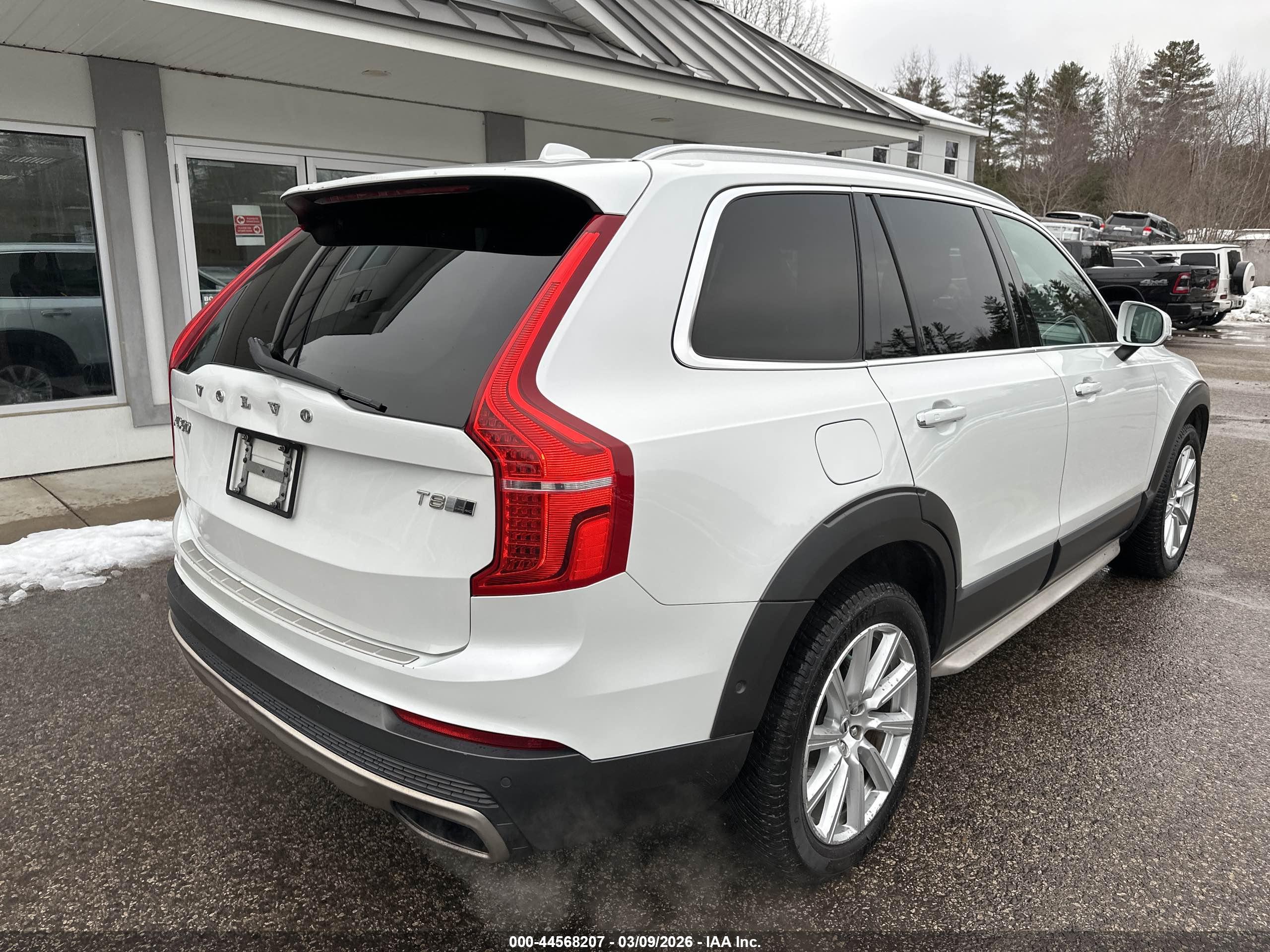 VOLVO XC90 image 4