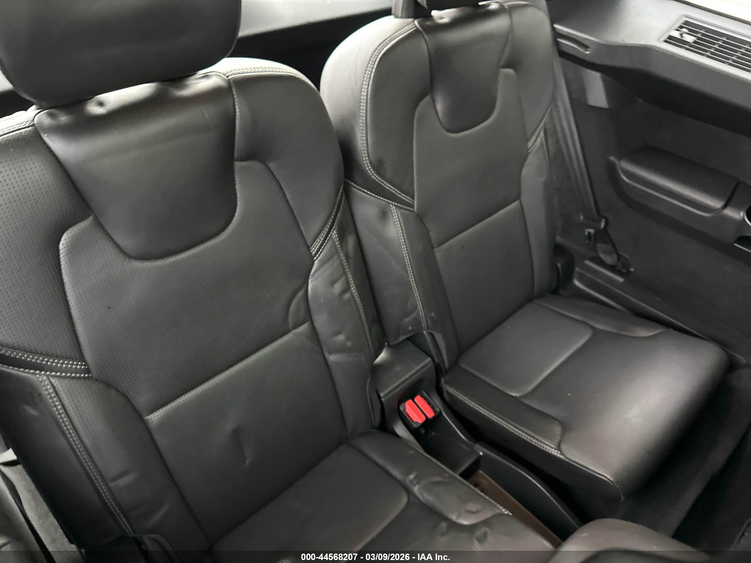 VOLVO XC90 image 6