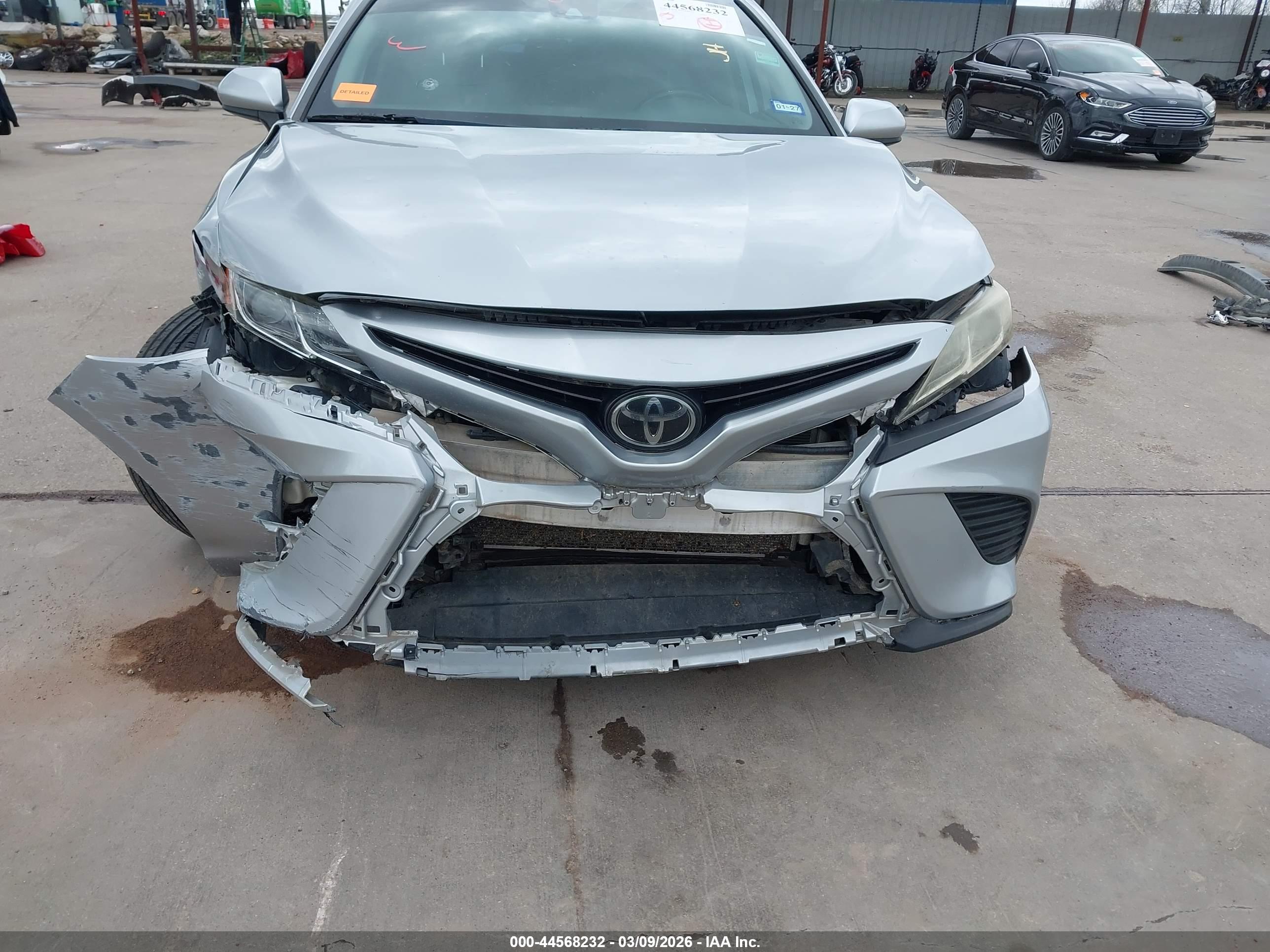 TOYOTA CAMRY image 6