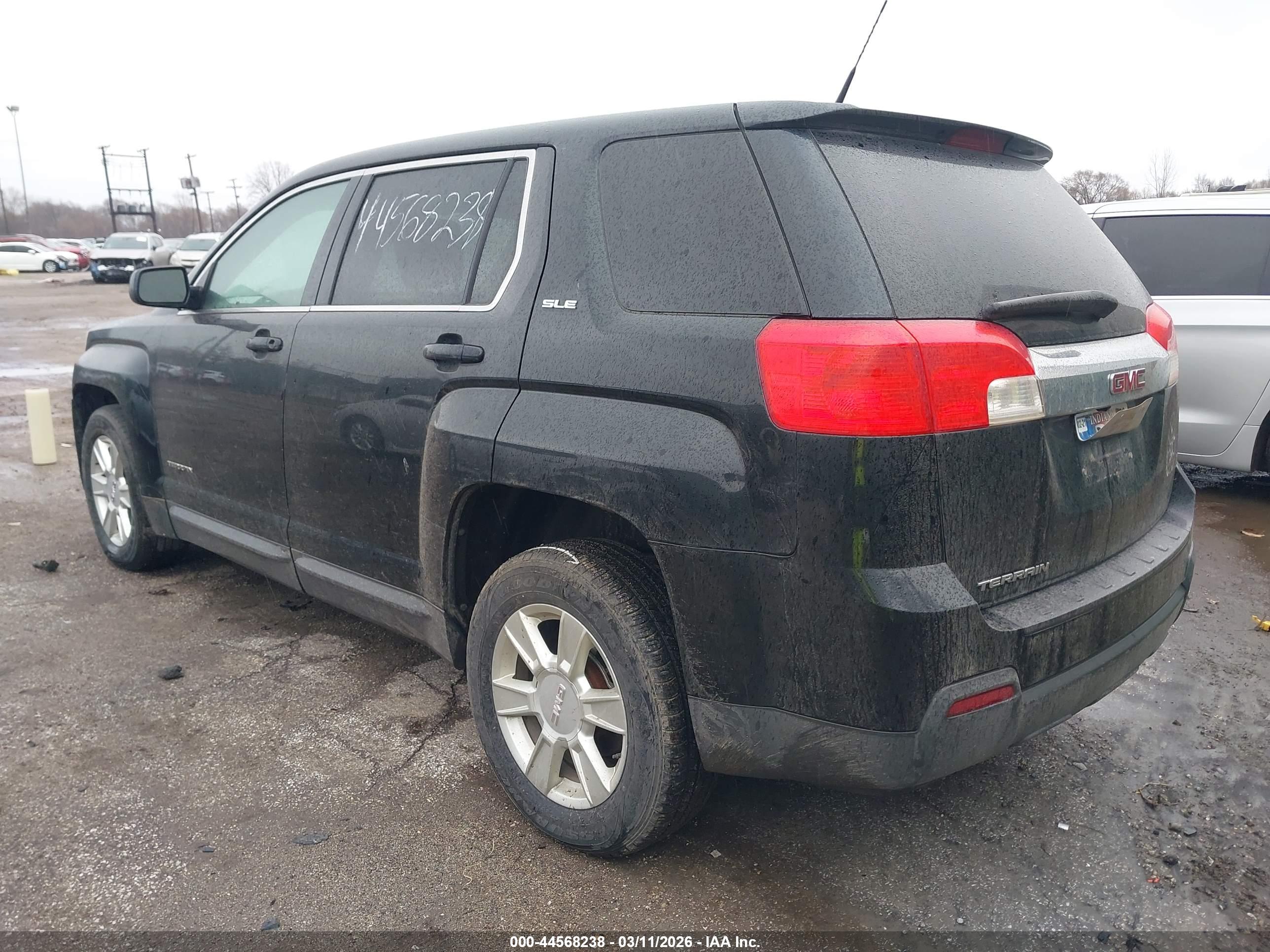 GMC TERRAIN image 3