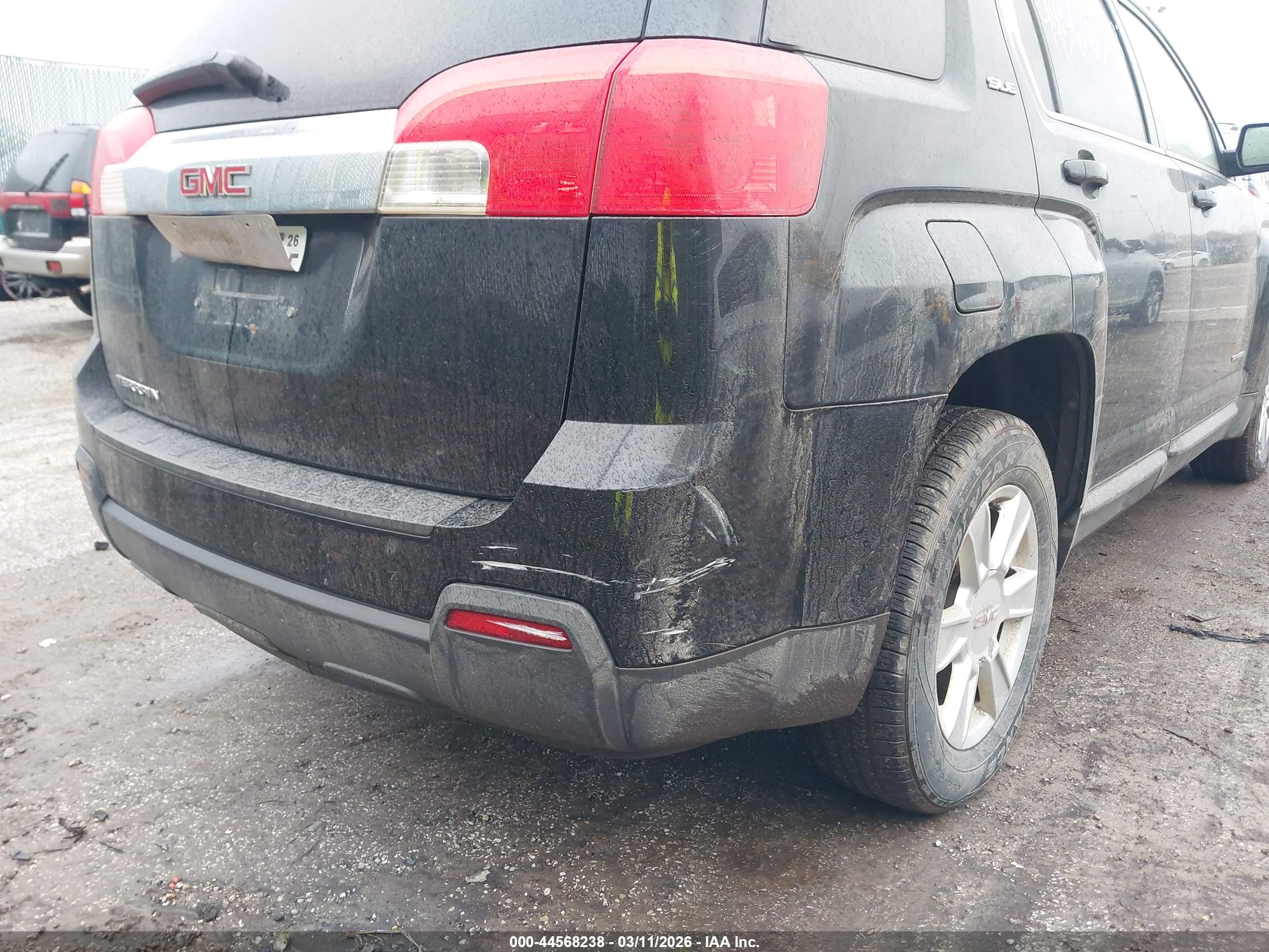 GMC TERRAIN image 6