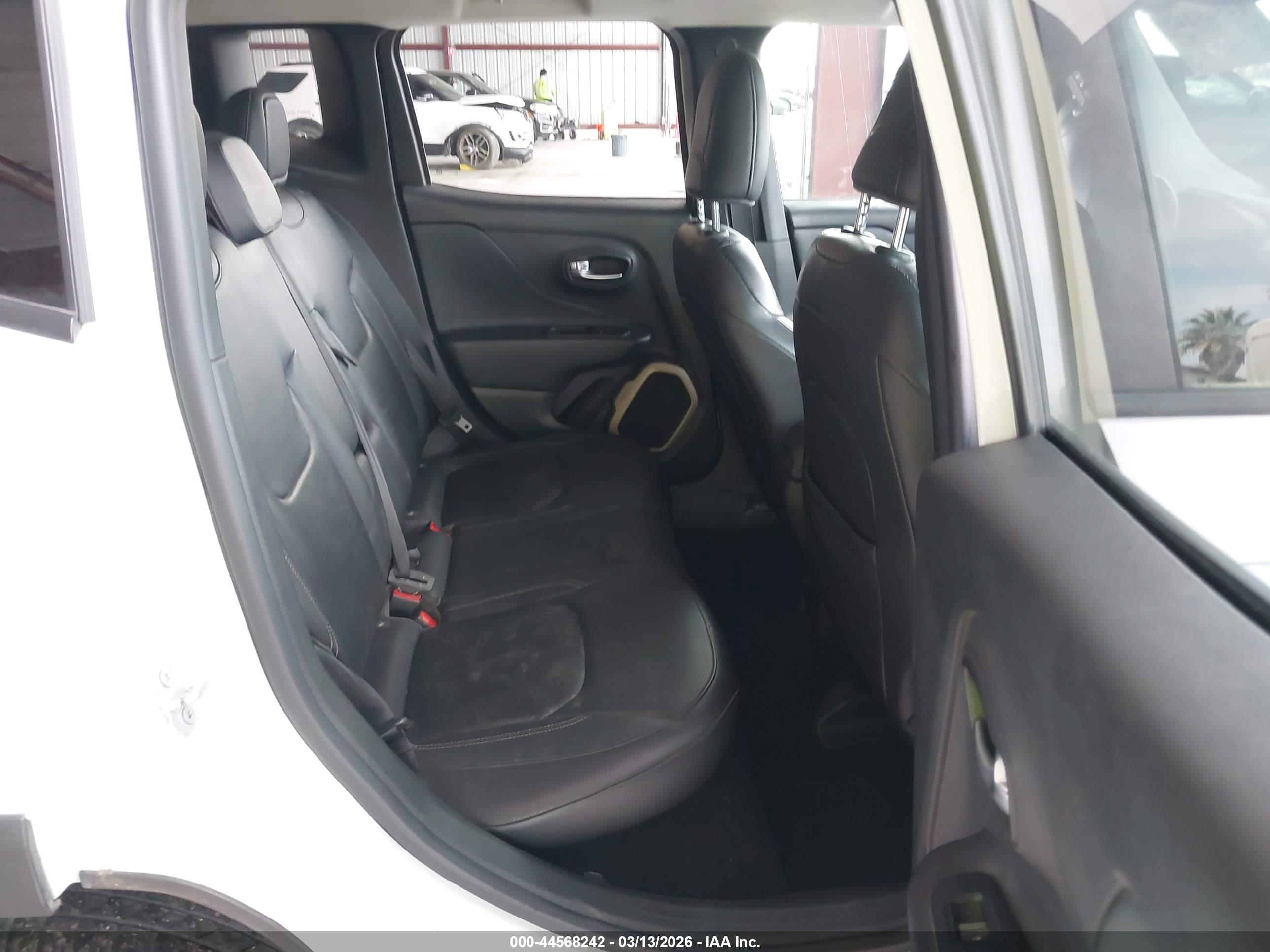 JEEP RENEGADE image 8
