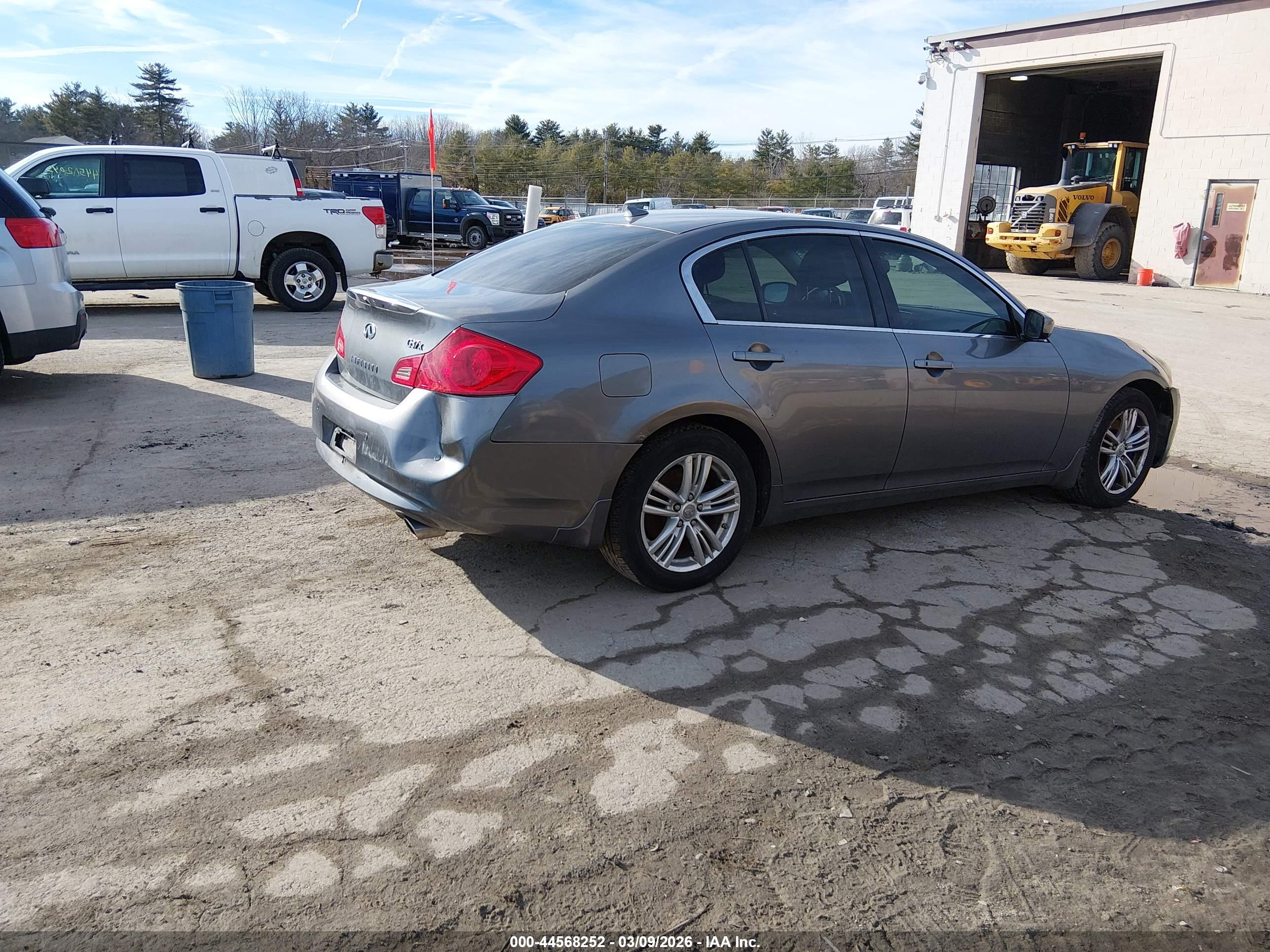 INFINITI G37X image 4