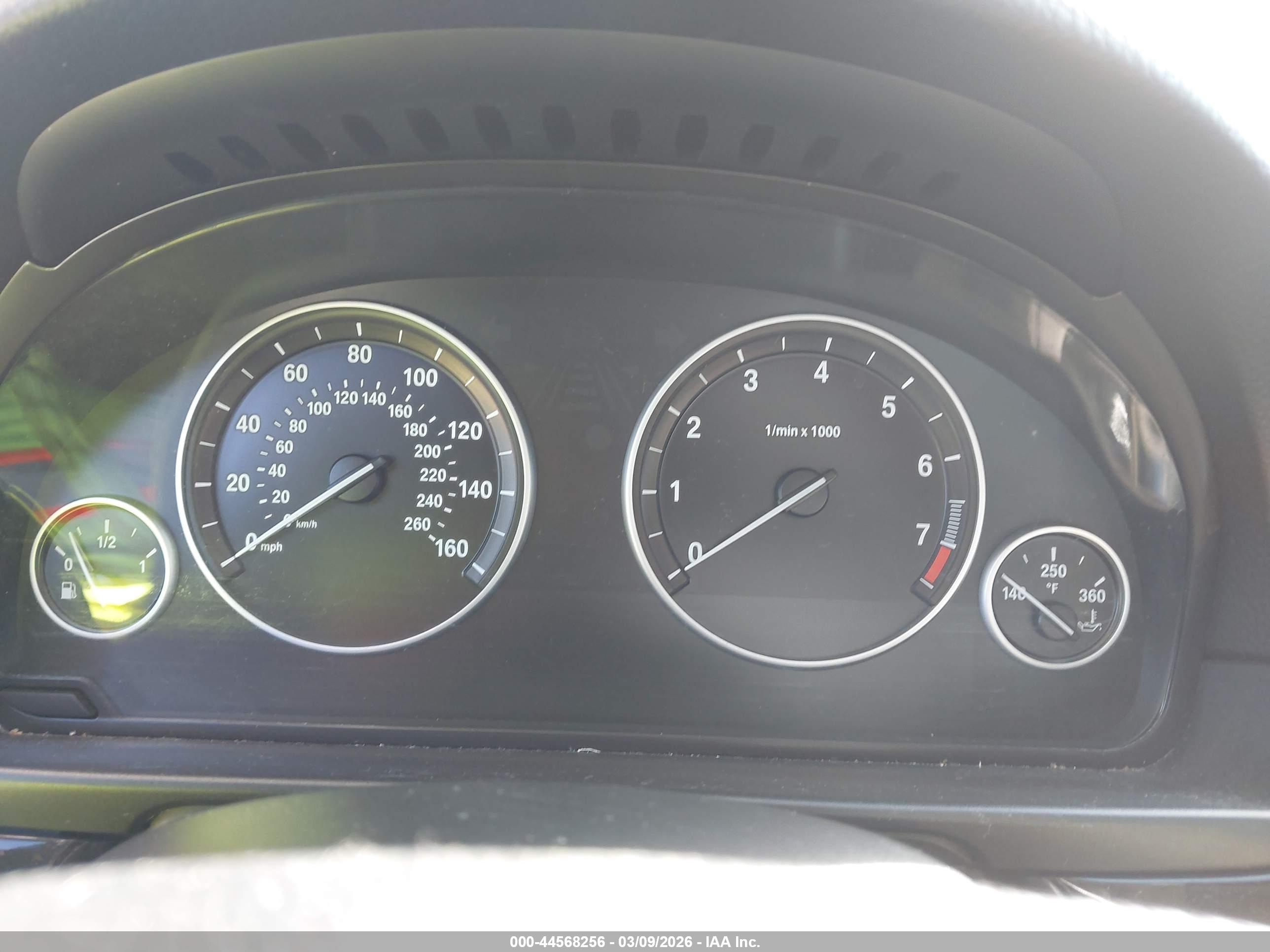 BMW 528I image 7