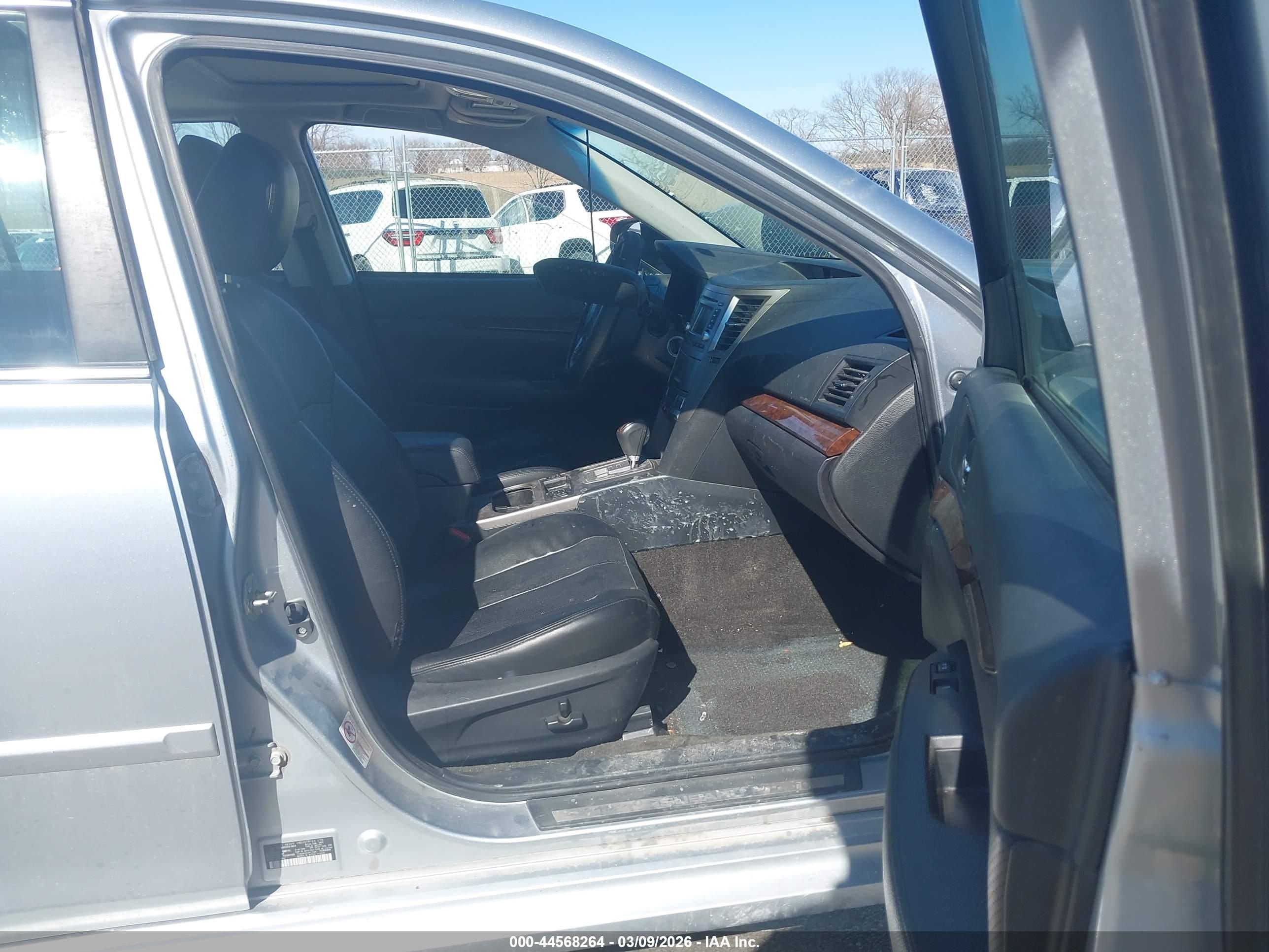 SUBARU LEGACY image 5