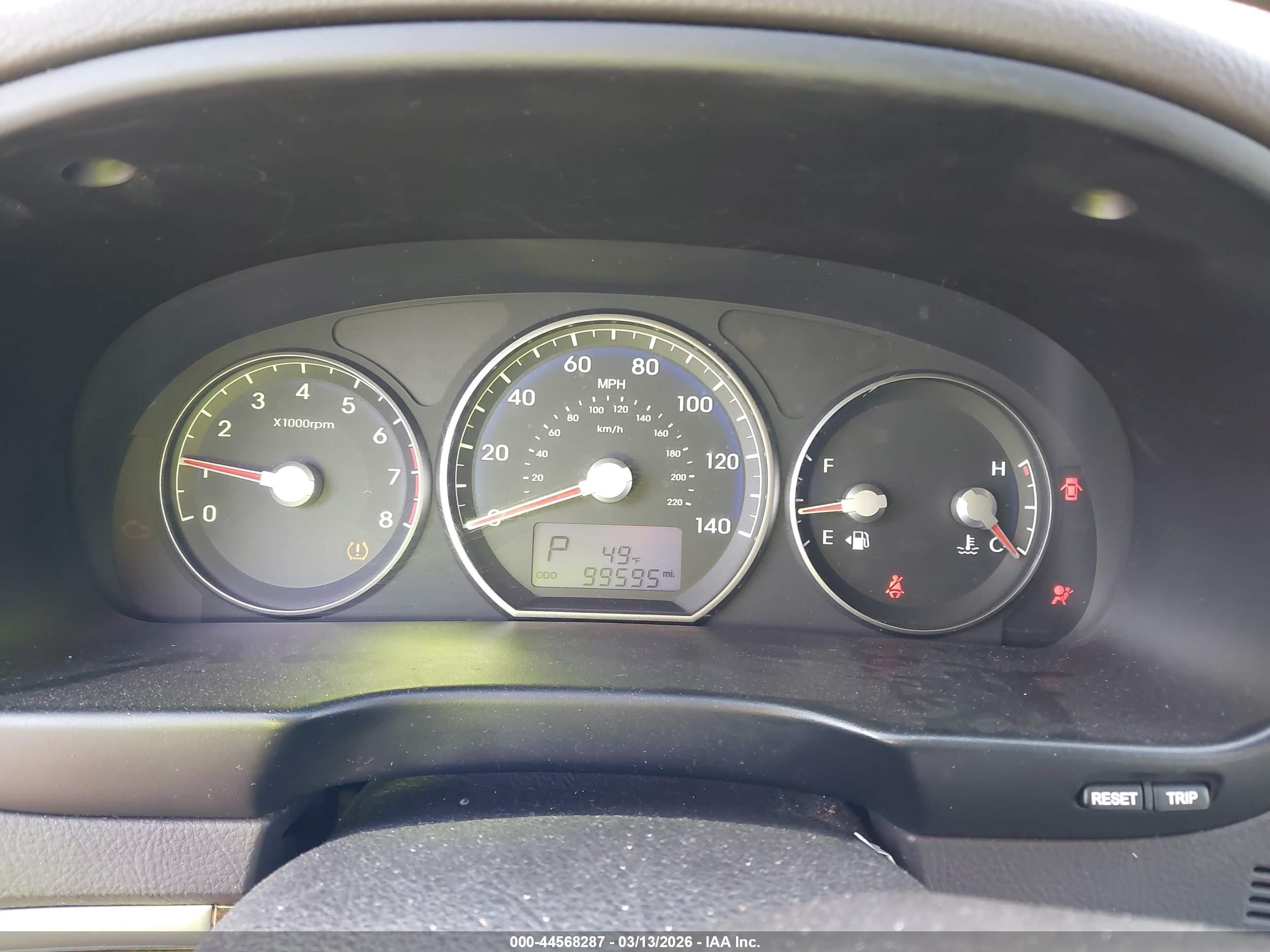 HYUNDAI SANTA image 7