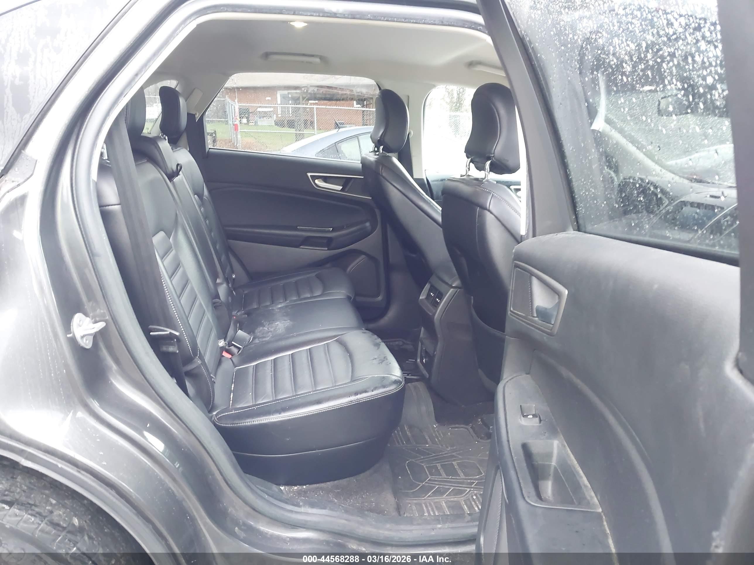FORD EDGE image 8