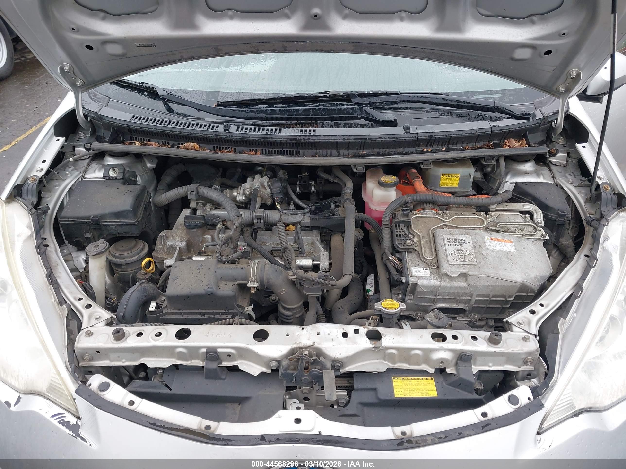 TOYOTA PRIUS image 10