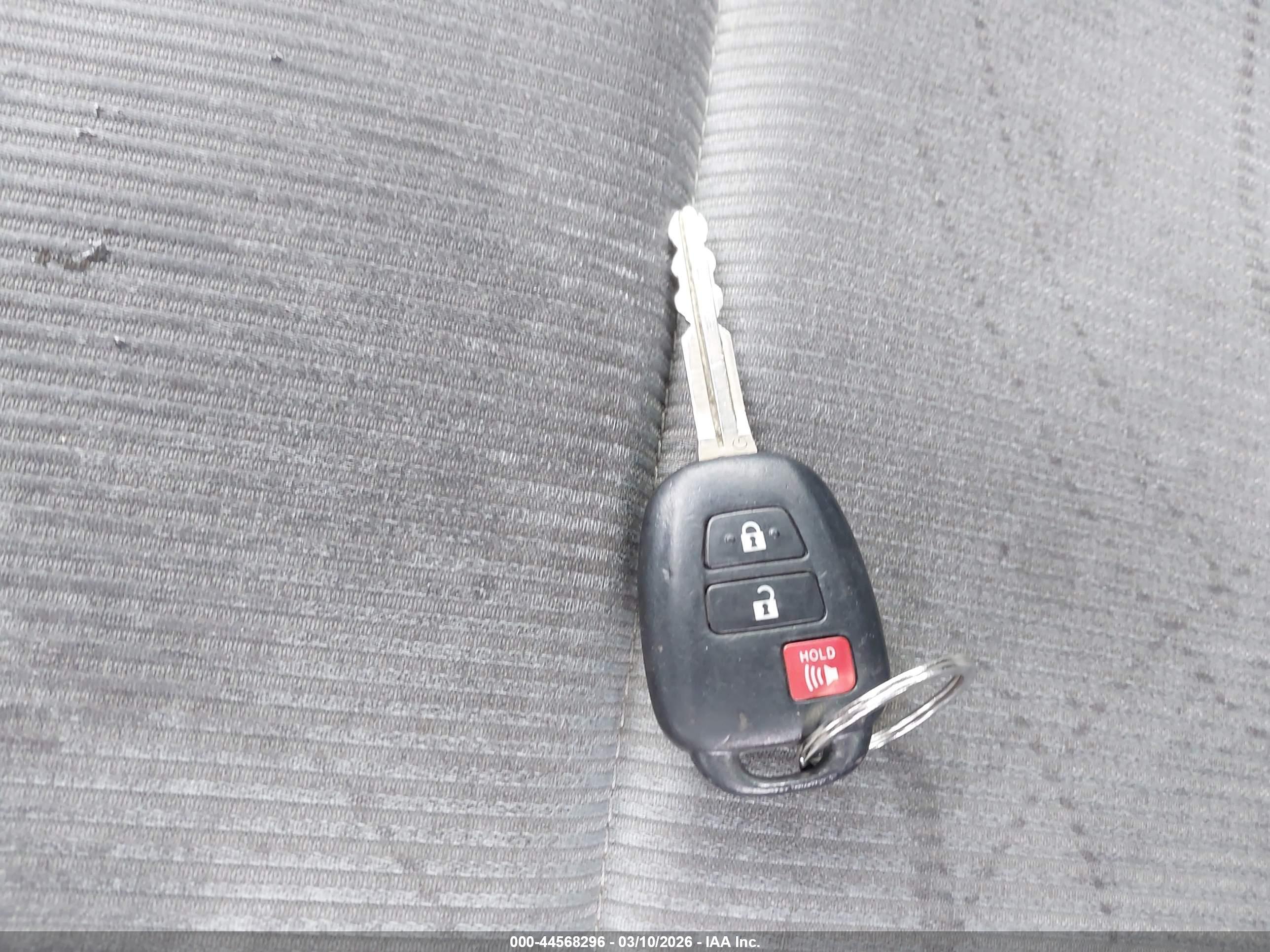 TOYOTA PRIUS image 11
