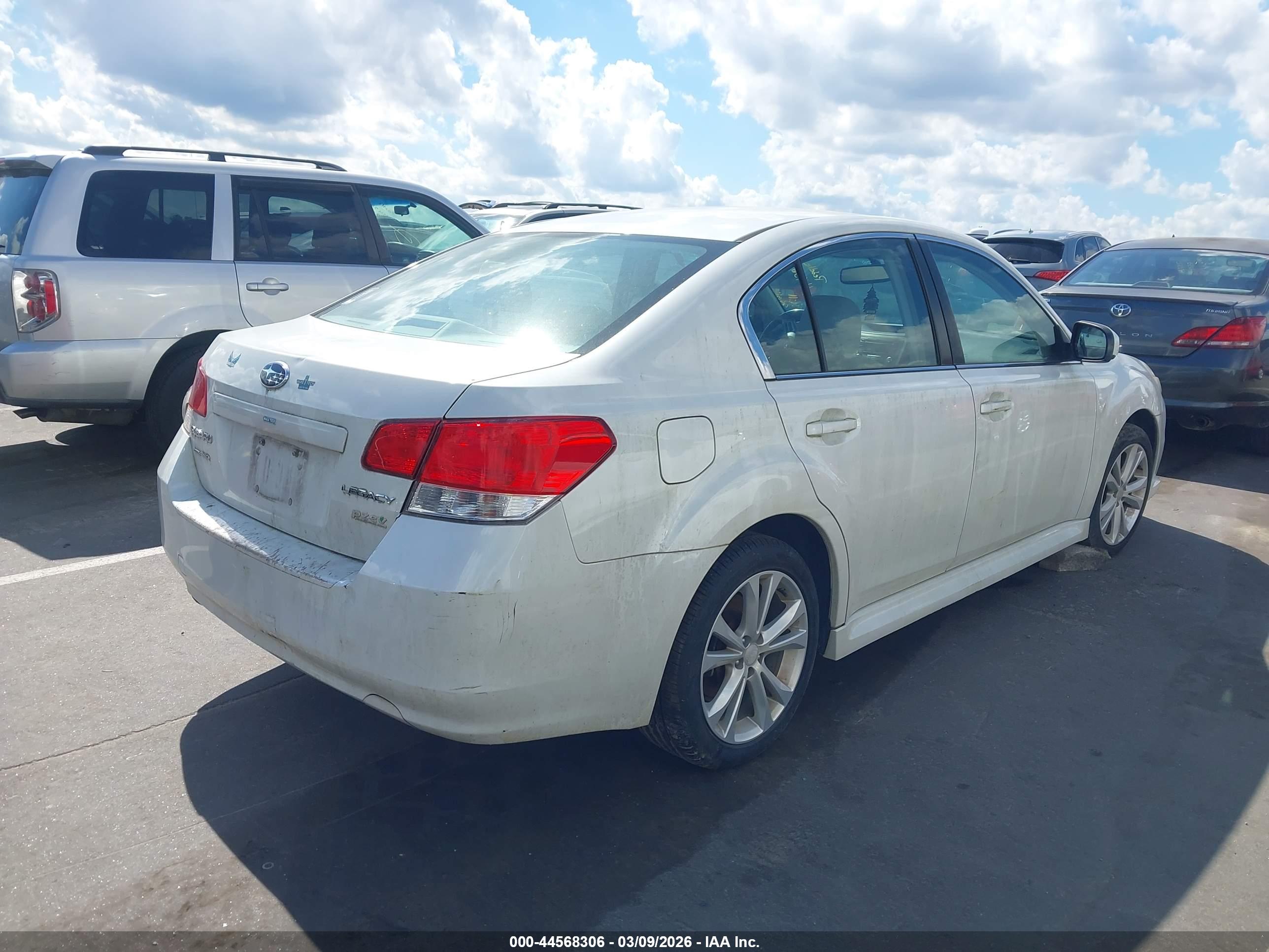 SUBARU LEGACY image 4