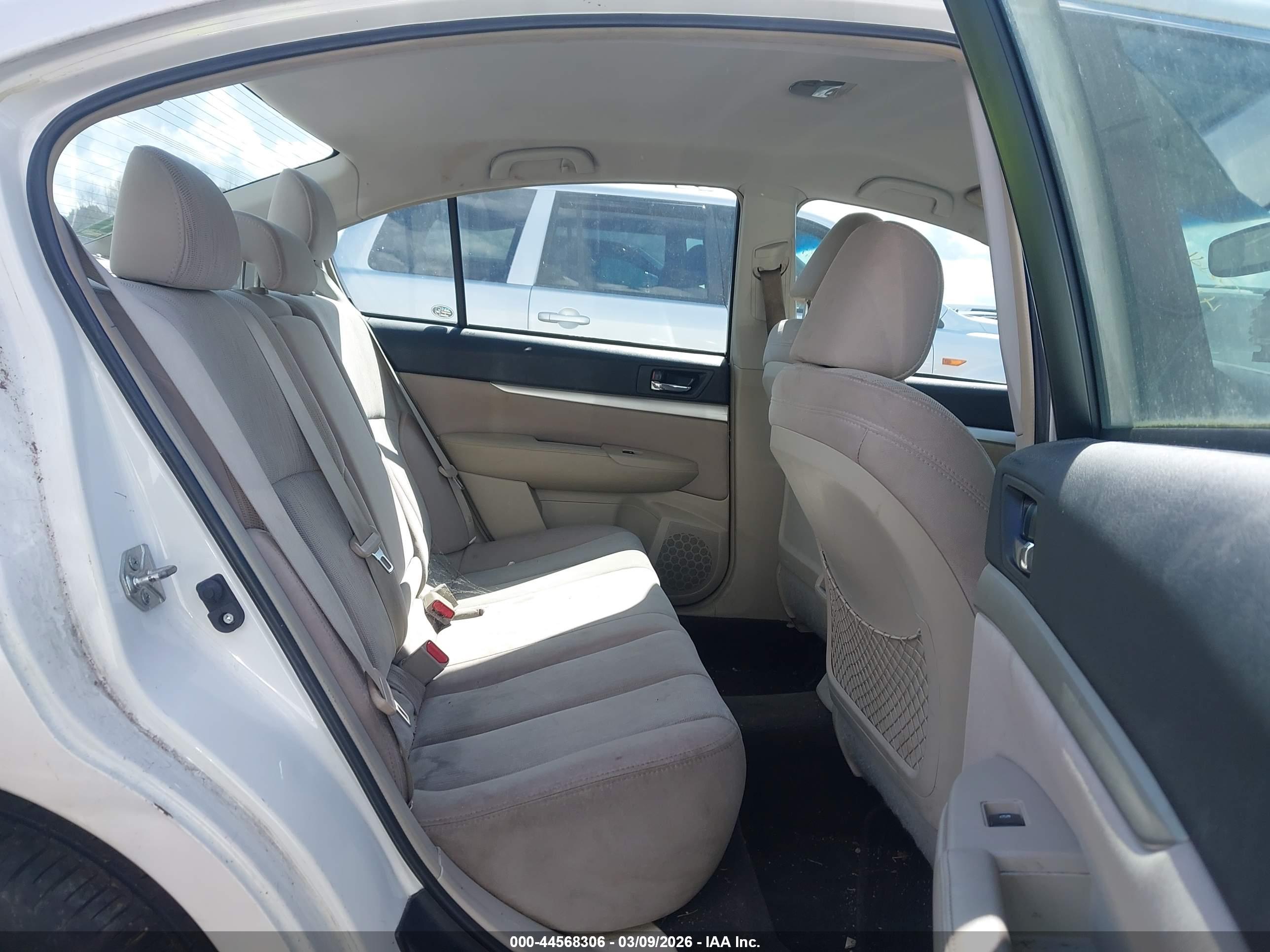 SUBARU LEGACY image 8