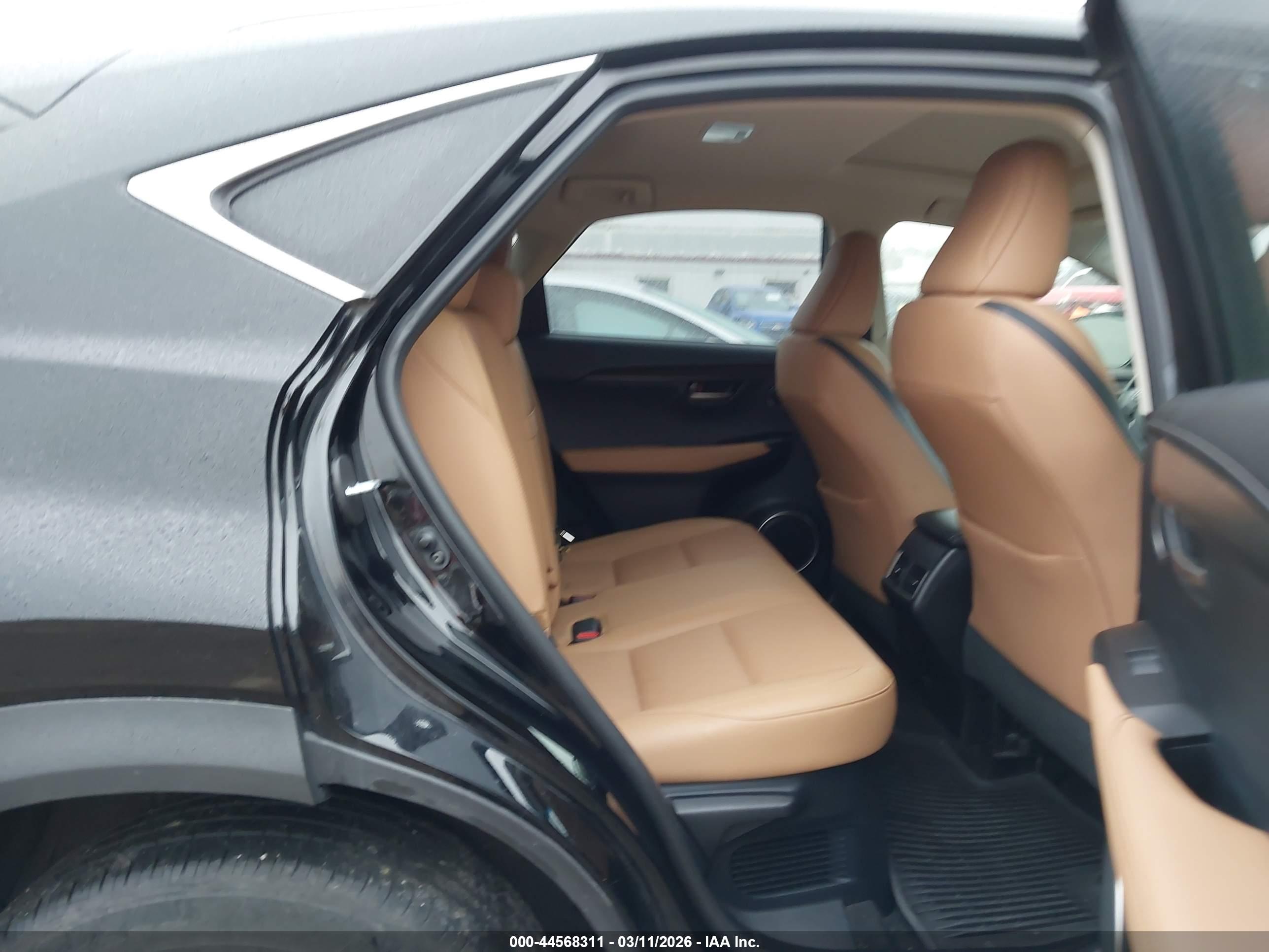 LEXUS NX image 8