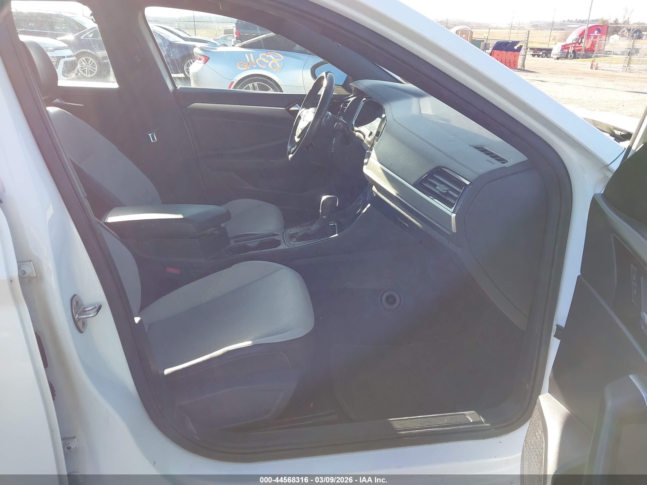 VOLKSWAGEN JETTA image 5