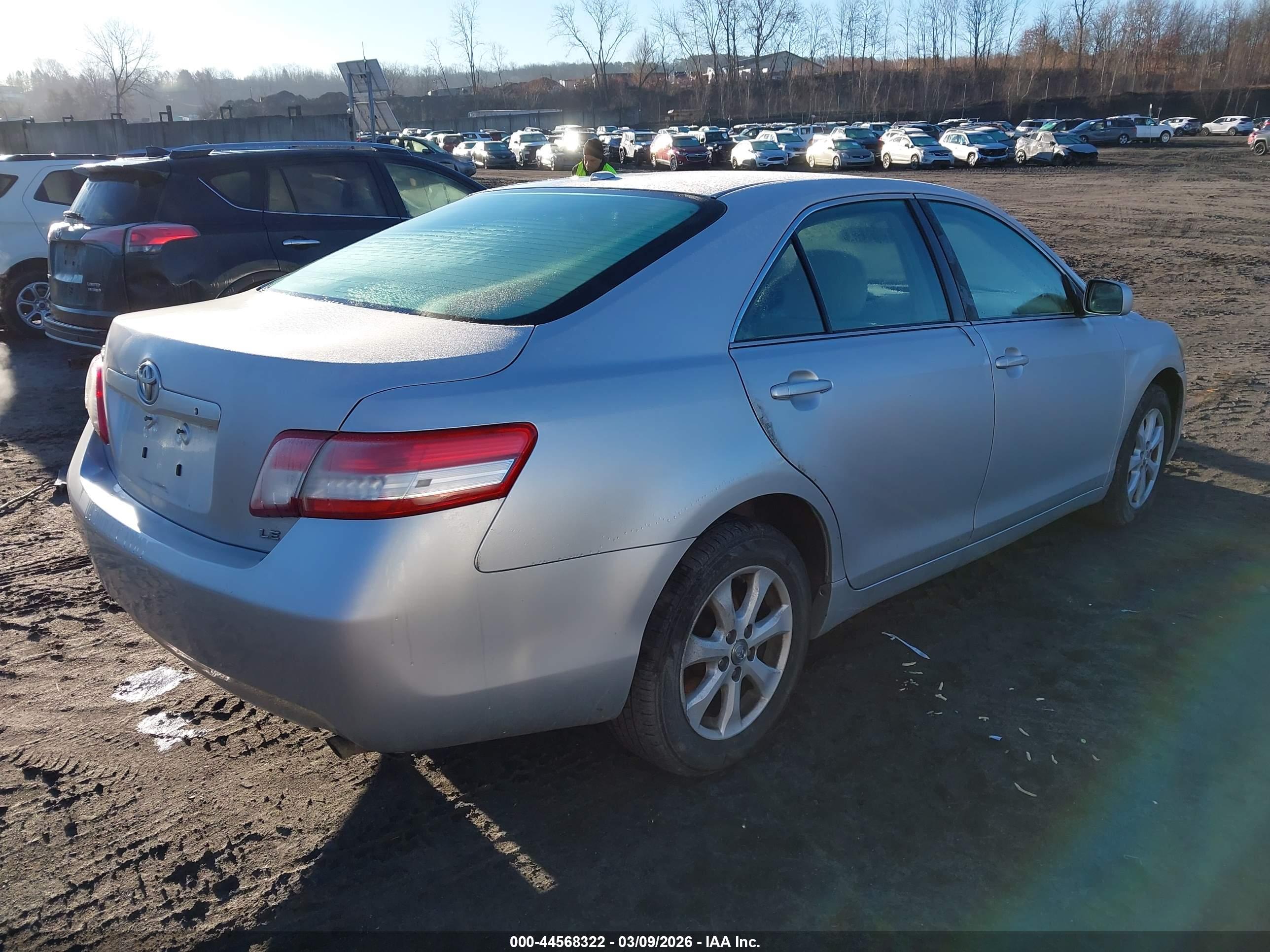 TOYOTA CAMRY image 4