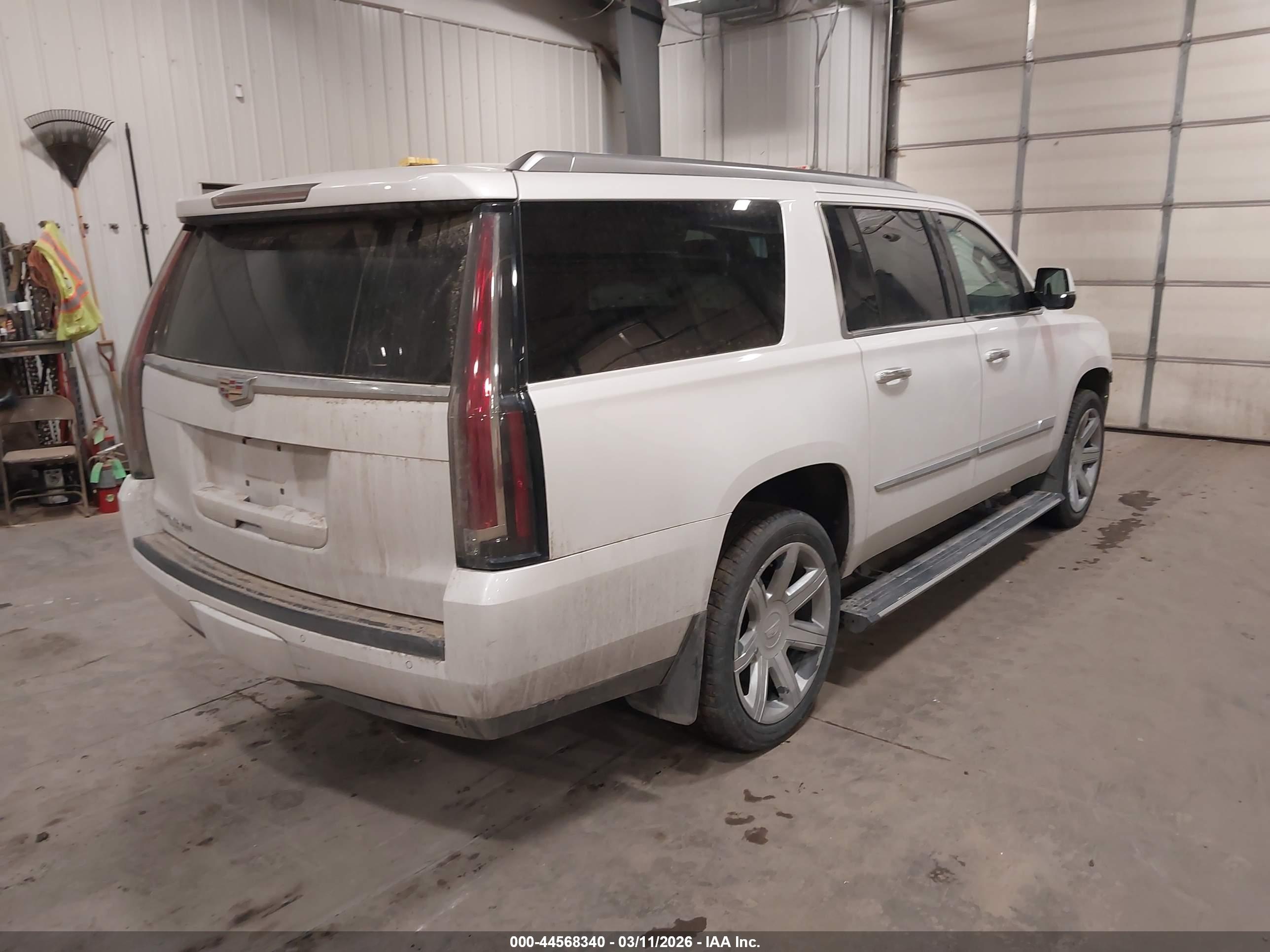 CADILLAC ESCALADE image 4