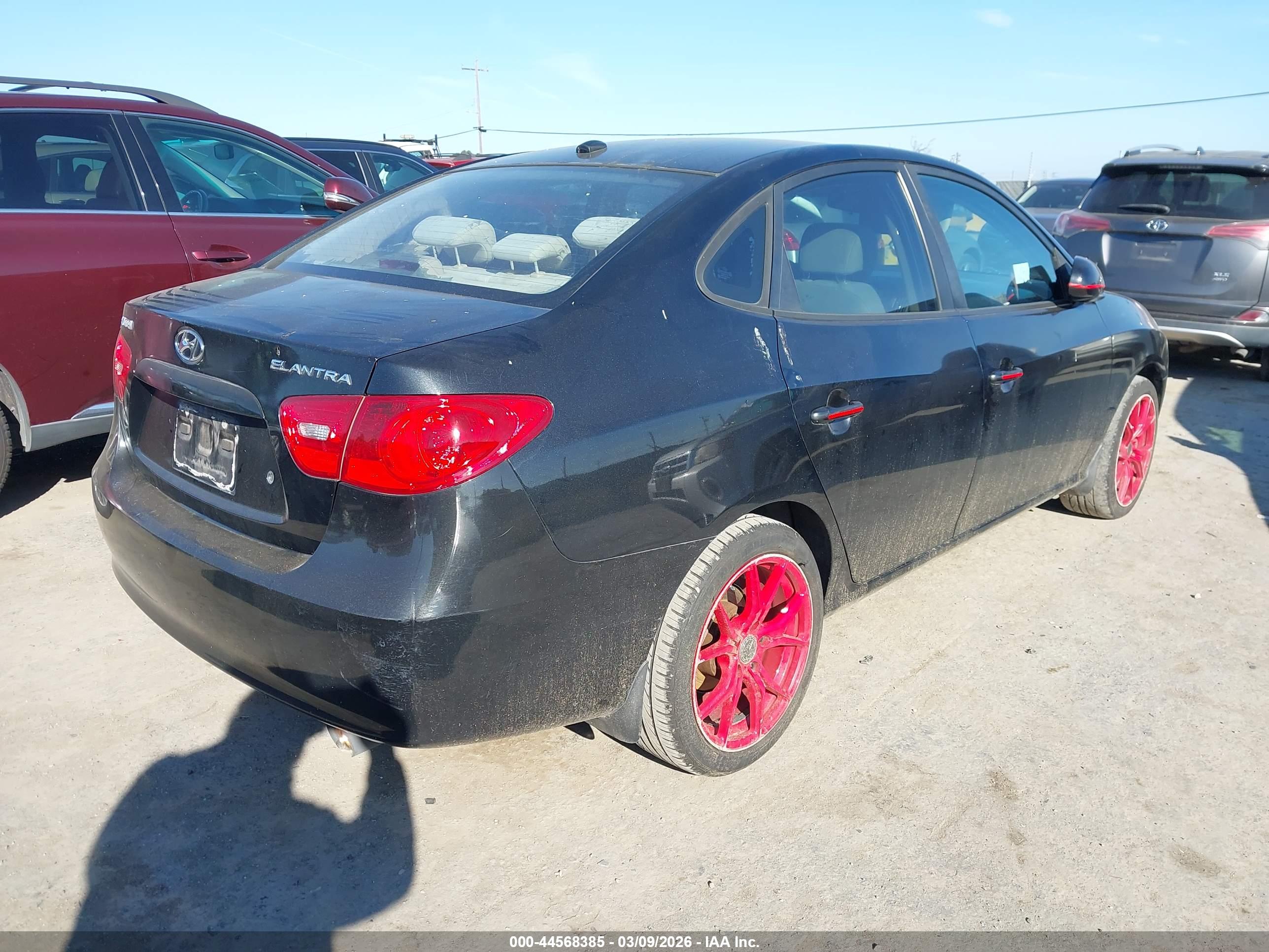 HYUNDAI ELANTRA image 4