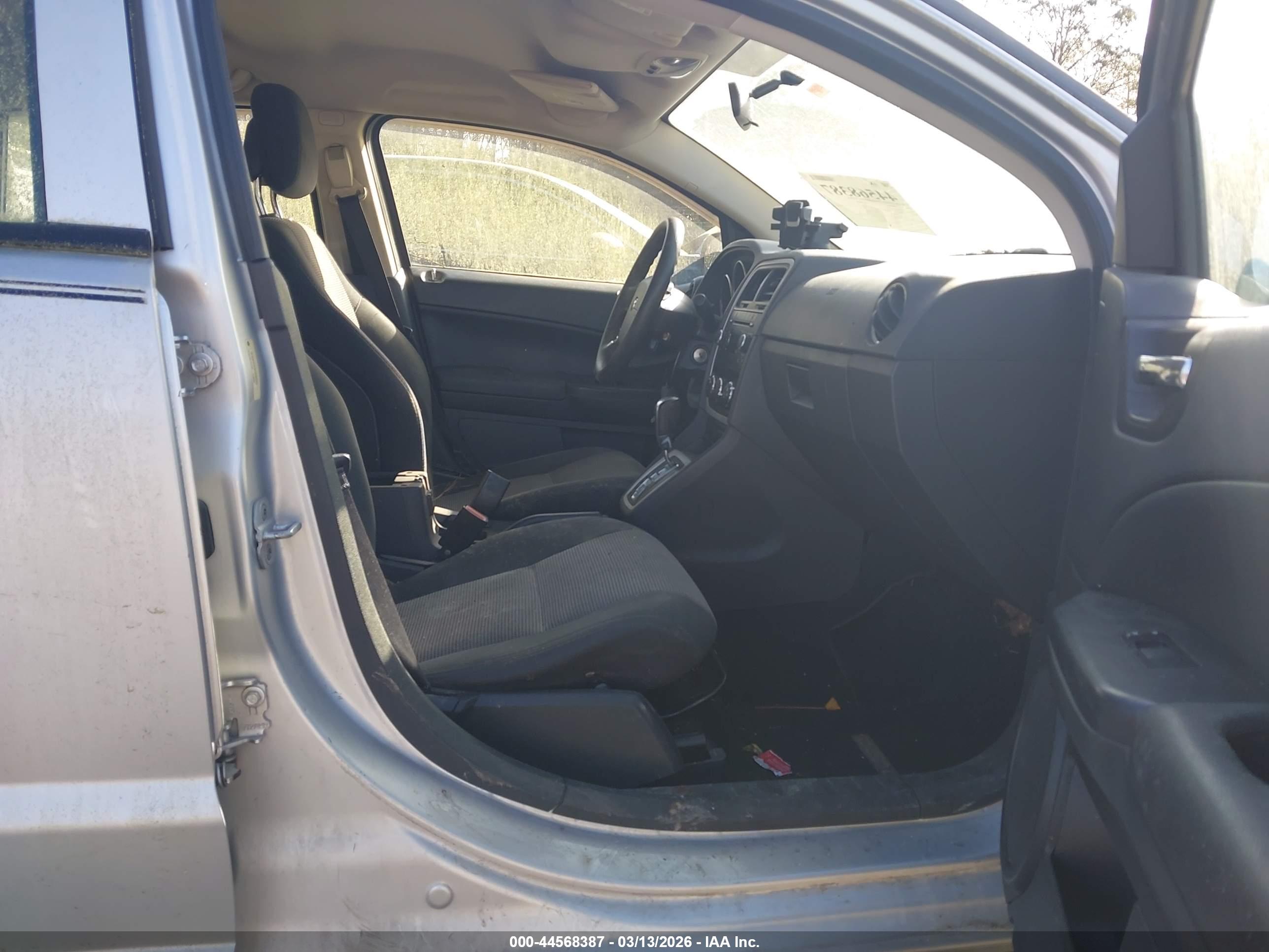 DODGE CALIBER image 5