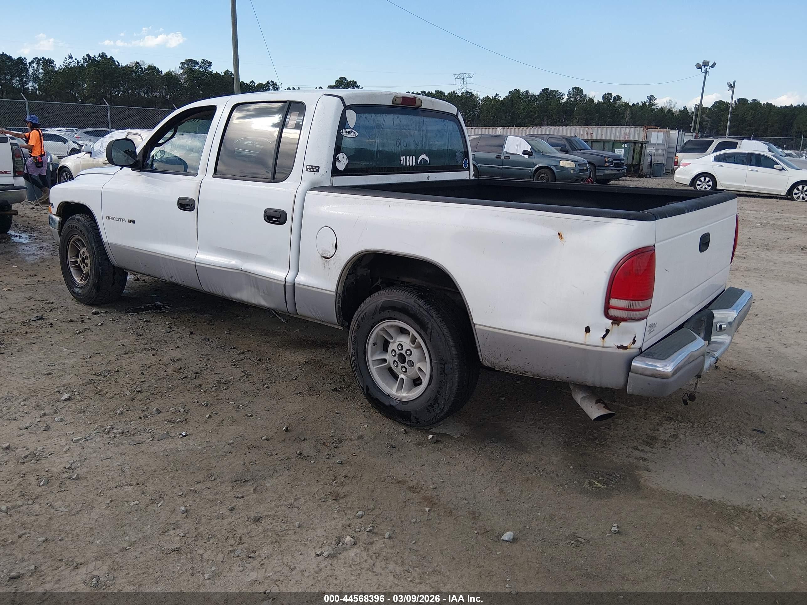 DODGE DAKOTA image 3