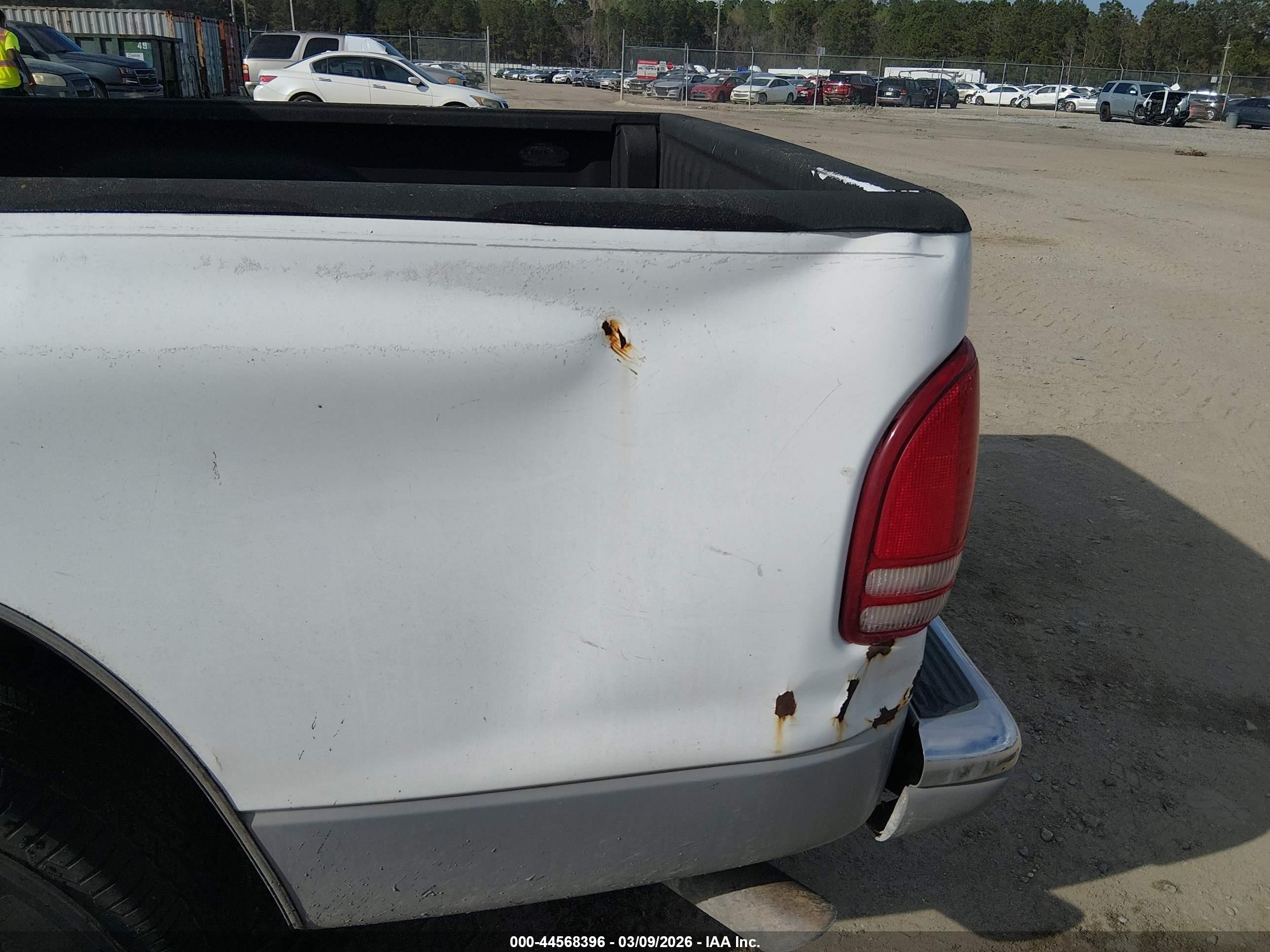 DODGE DAKOTA image 6