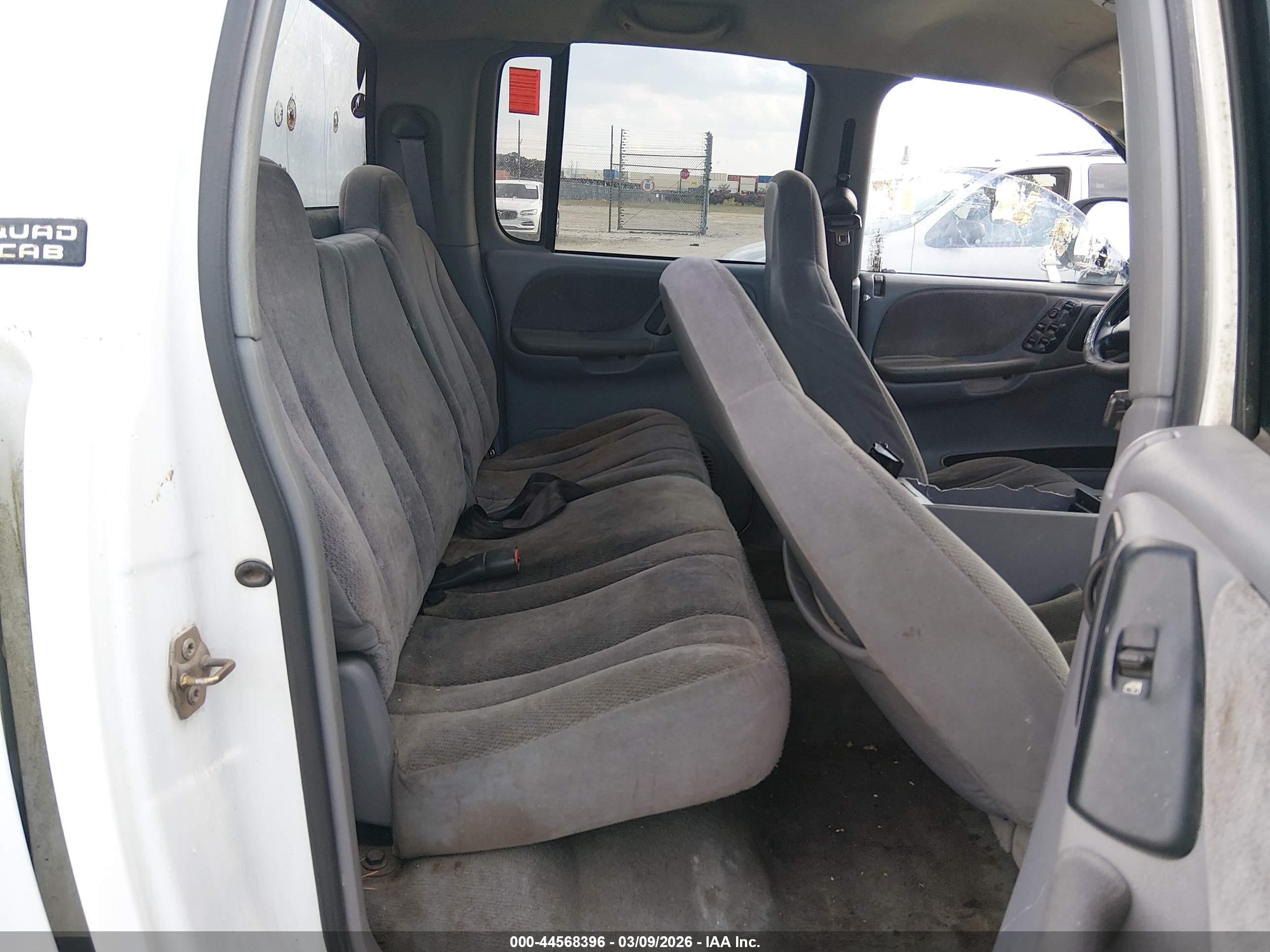 DODGE DAKOTA image 8