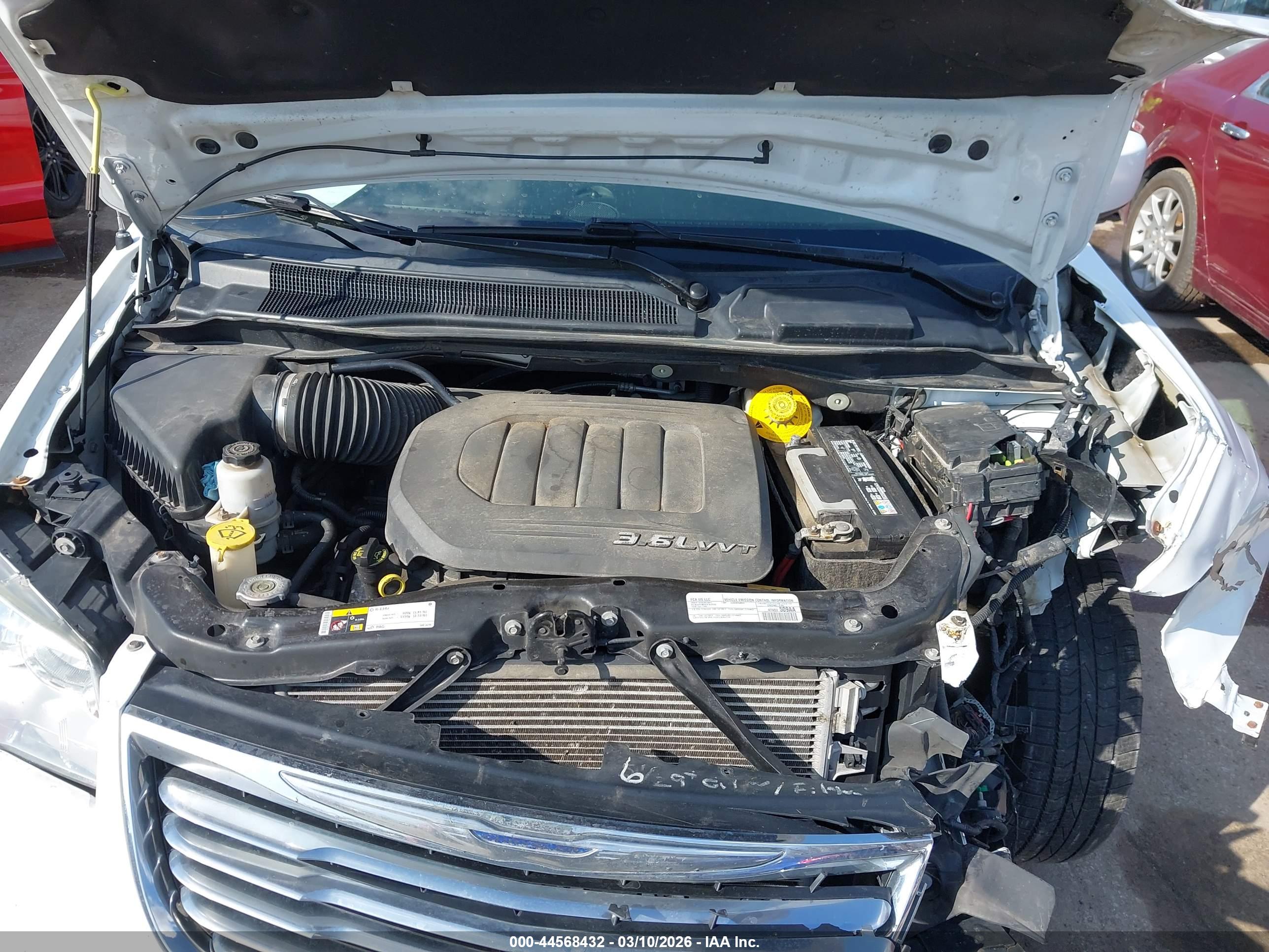 CHRYSLER TOWN image 10