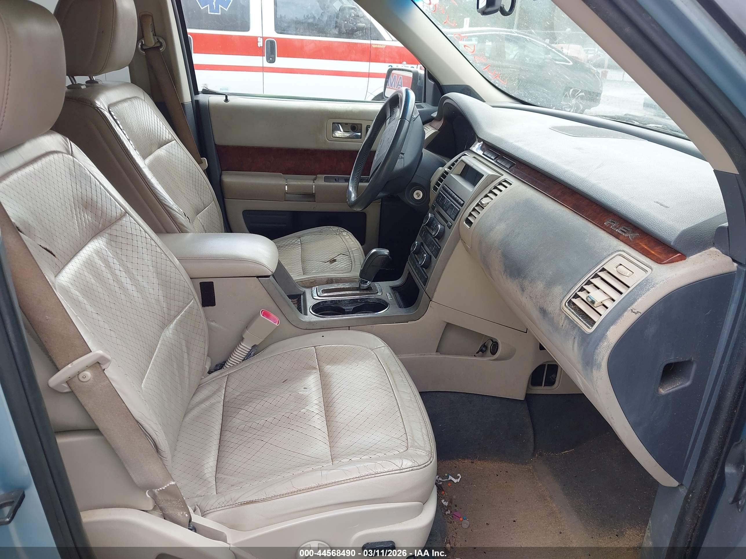 FORD FLEX image 5