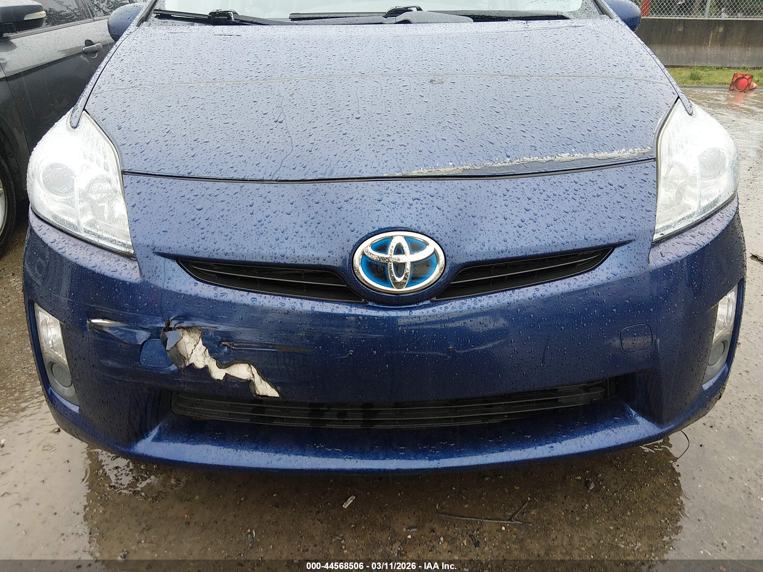 TOYOTA PRIUS image 6