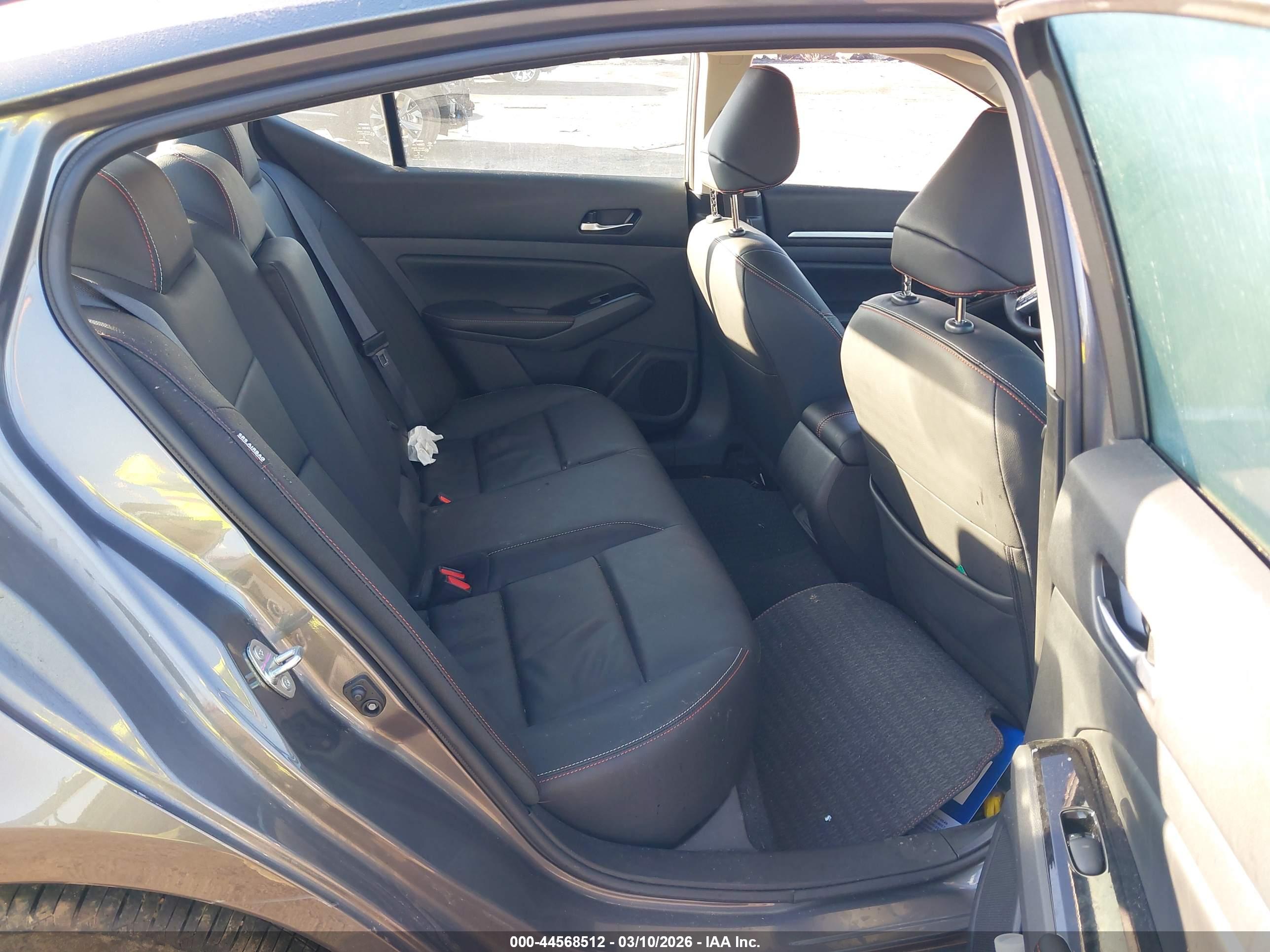 NISSAN ALTIMA image 8