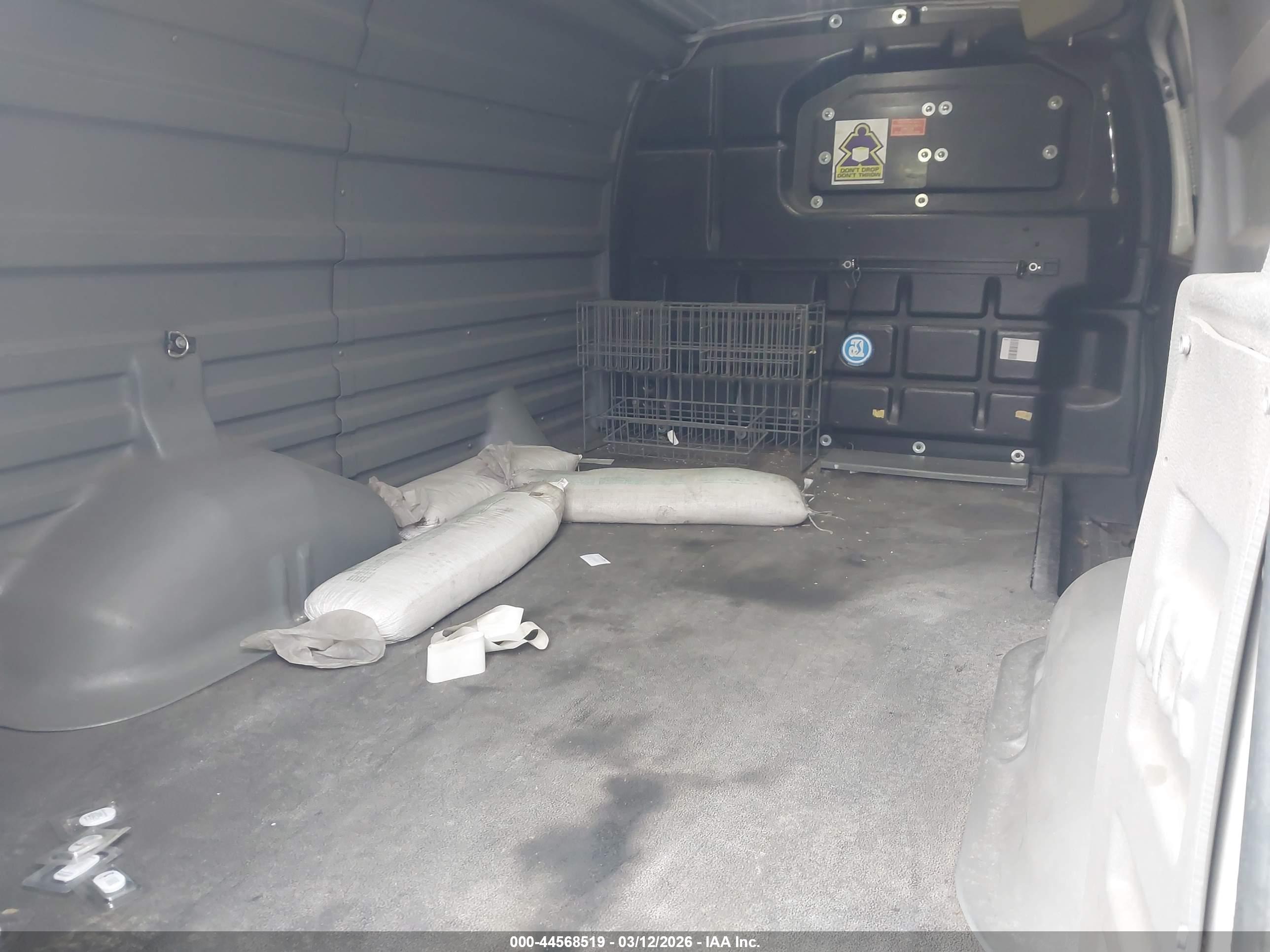 CHEVROLET EXPRESS image 8