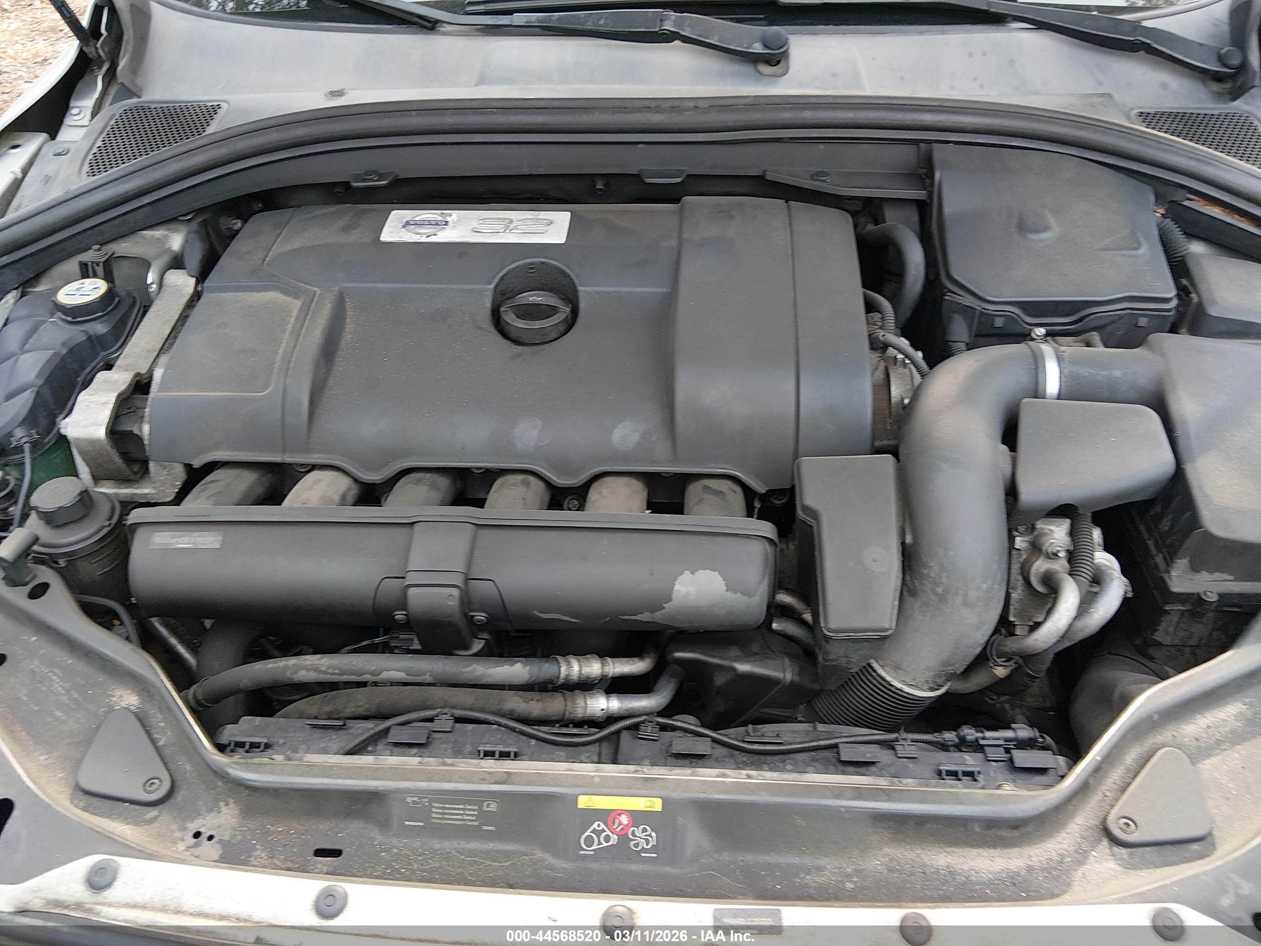 VOLVO XC60 image 10