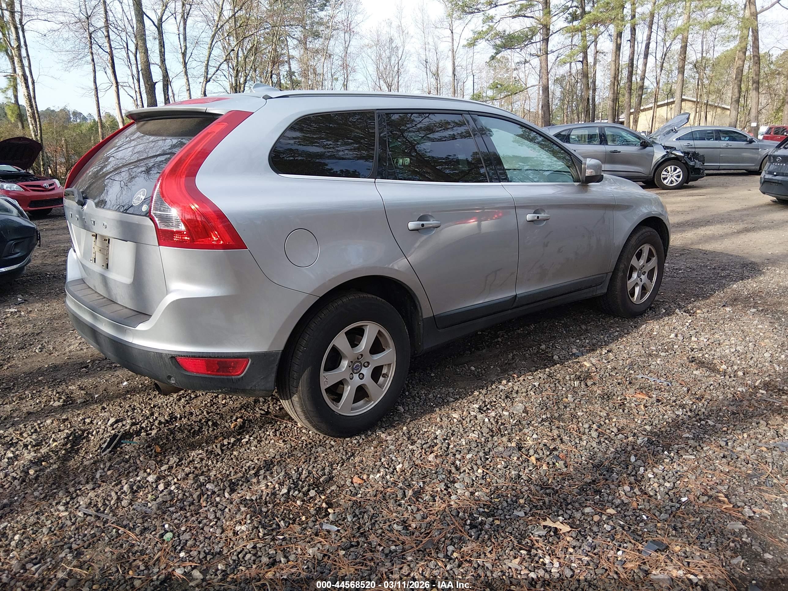 VOLVO XC60 image 4