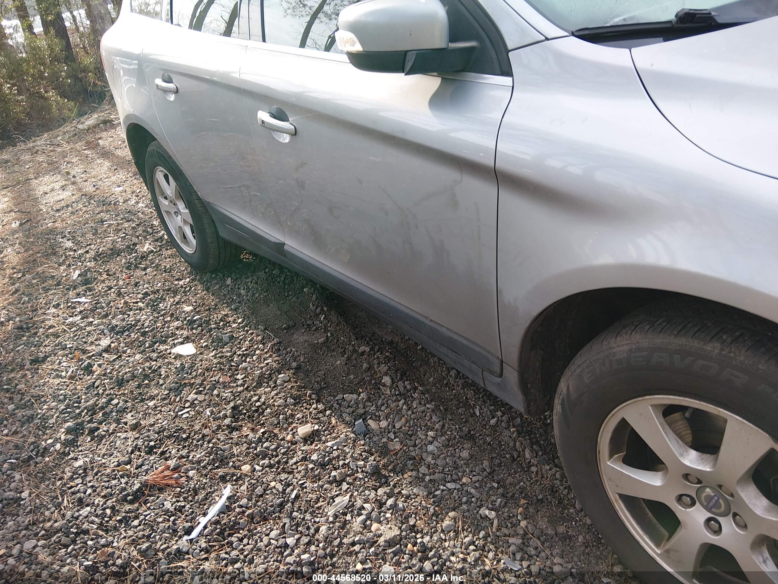 VOLVO XC60 image 6