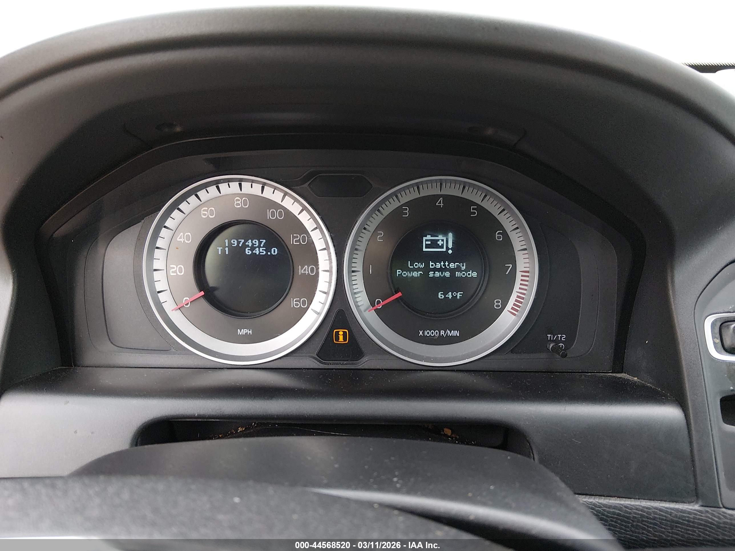 VOLVO XC60 image 7