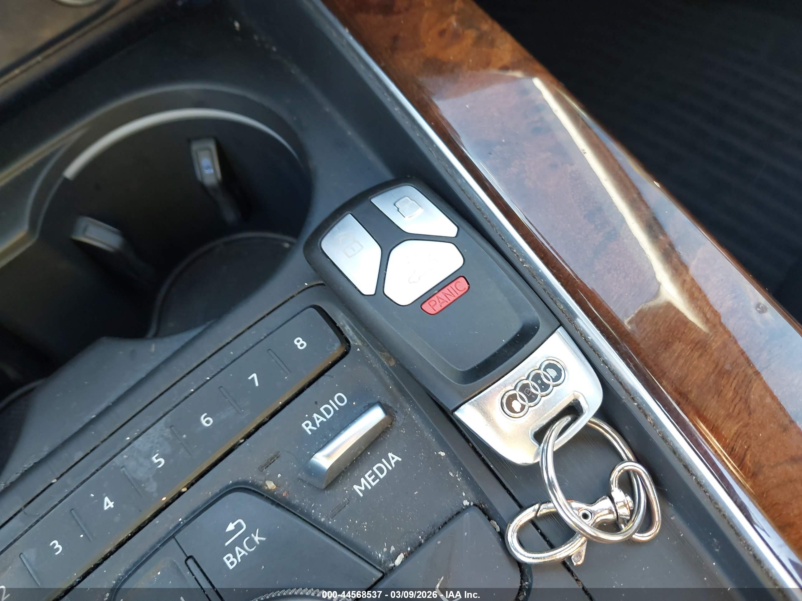 AUDI A4 image 11