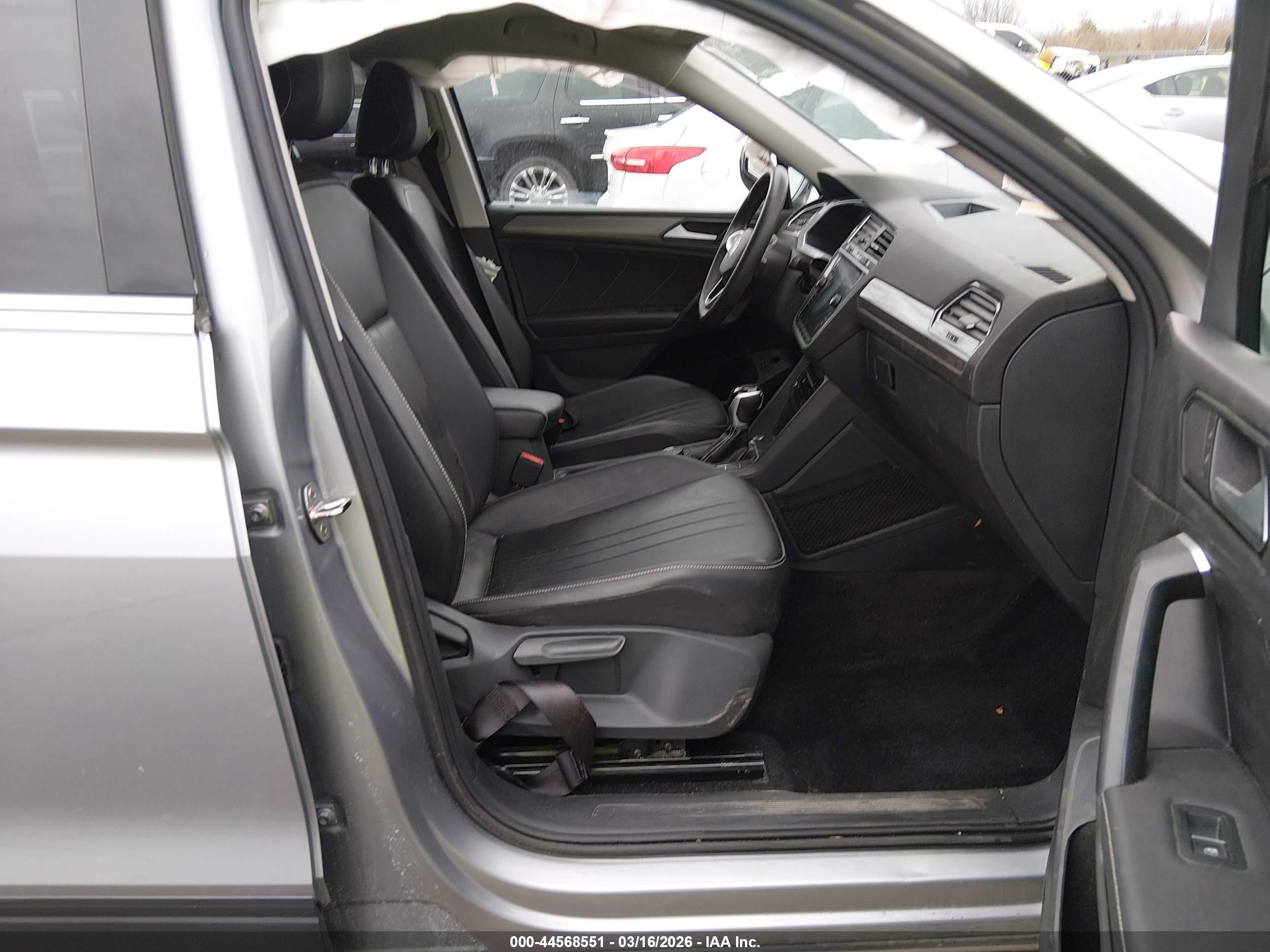 VOLKSWAGEN TIGUAN image 5