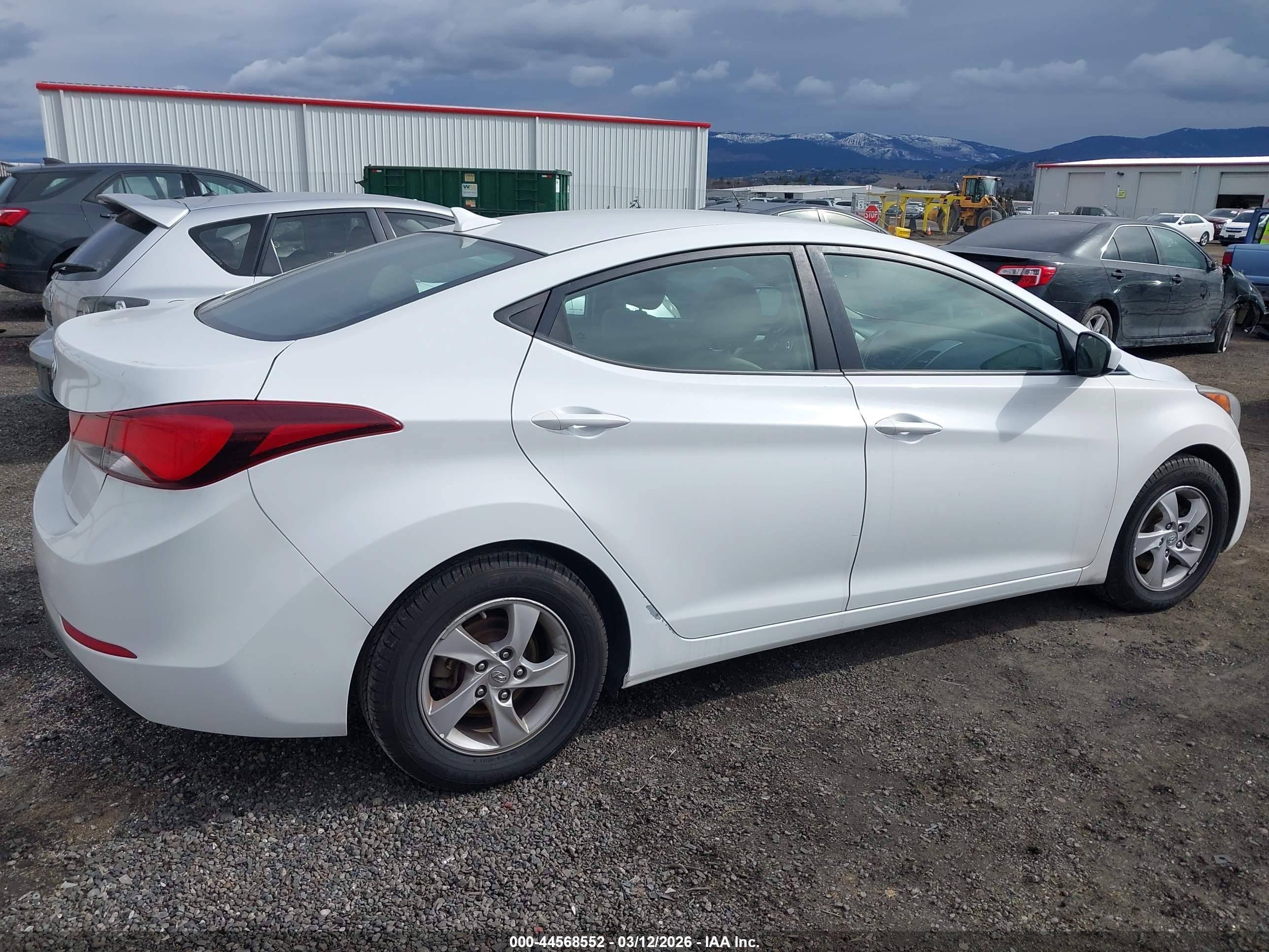 HYUNDAI ELANTRA image 4