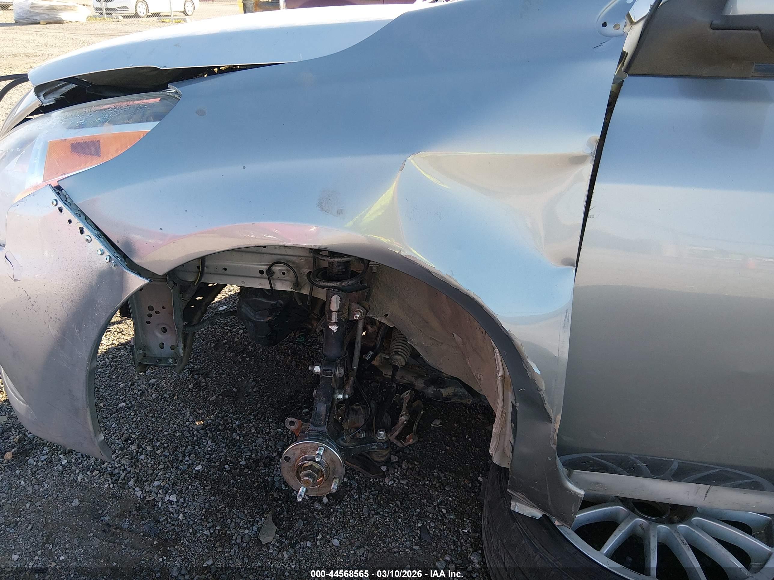 NISSAN VERSA image 6