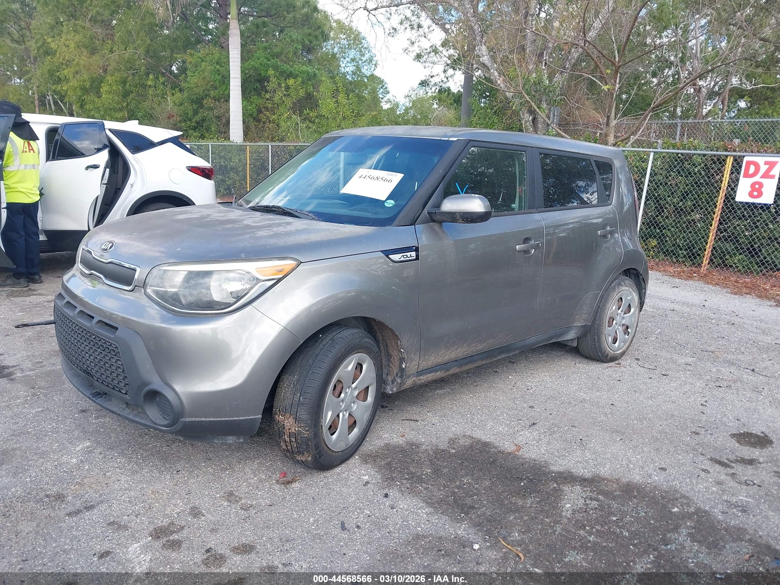 KIA SOUL image 2
